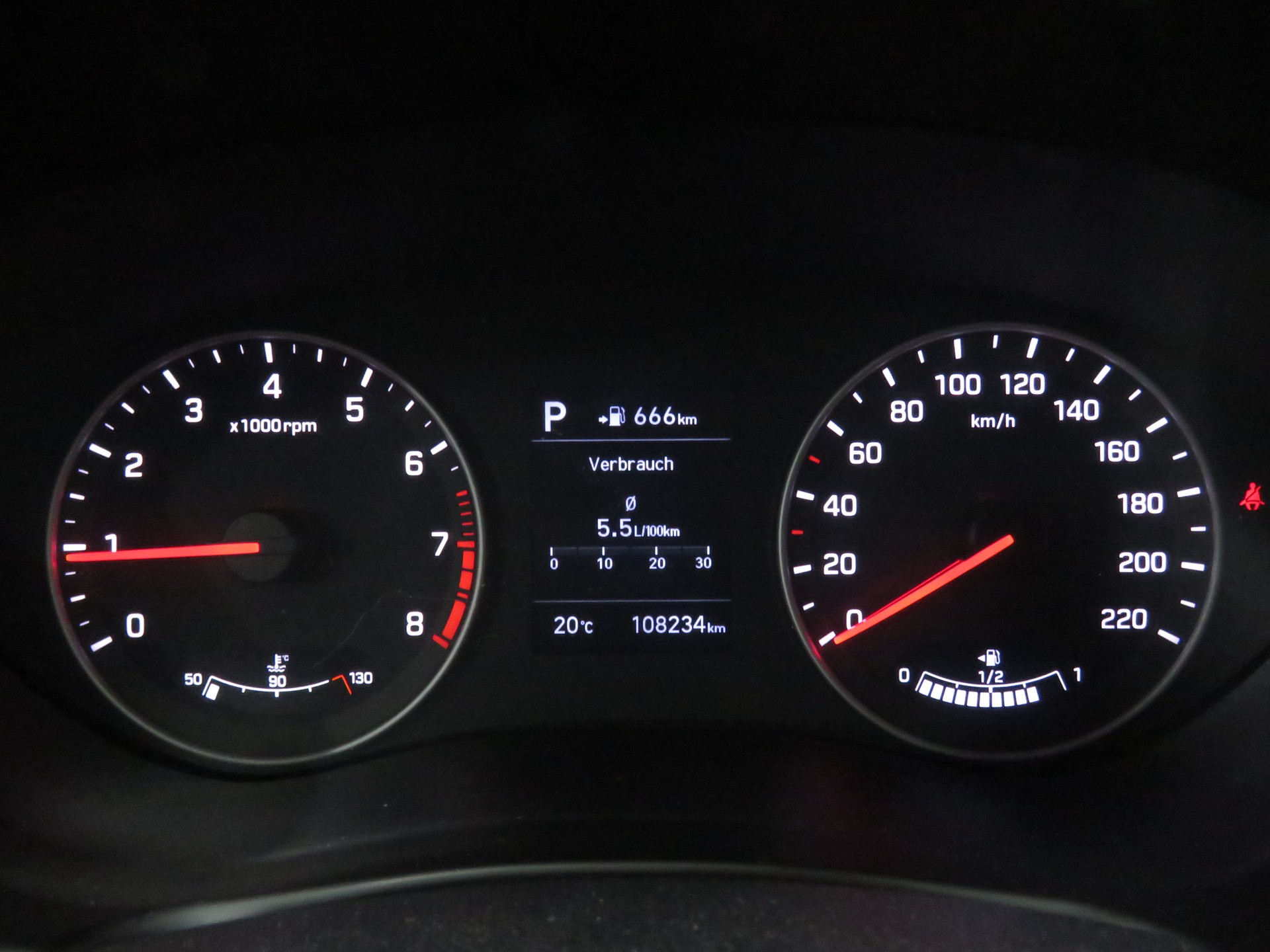 HYUNDAI i20 1.0 T-GDi Amplia DCT Automat-image-15