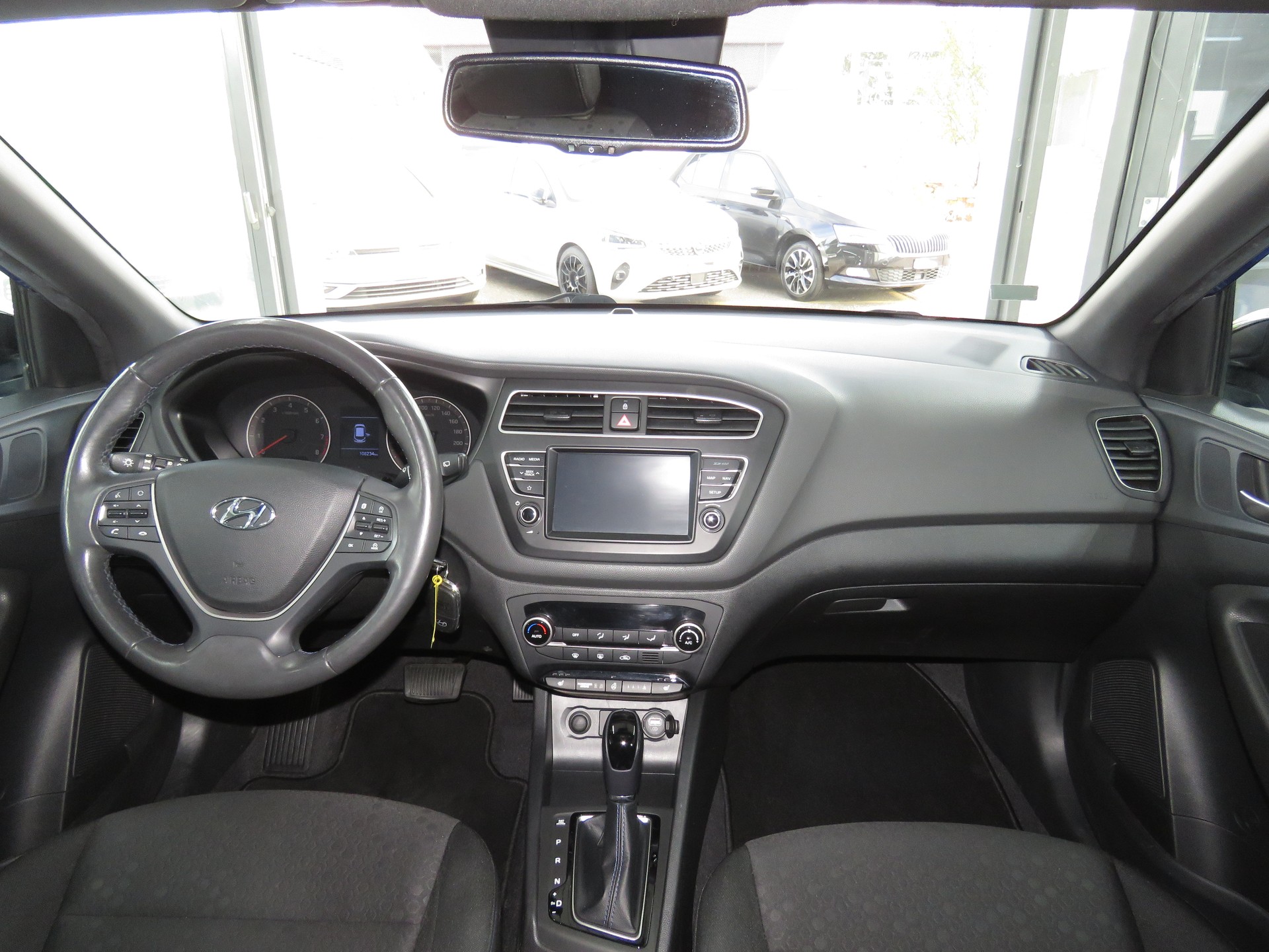 HYUNDAI i20 1.0 T-GDi Amplia DCT Automat-image-13