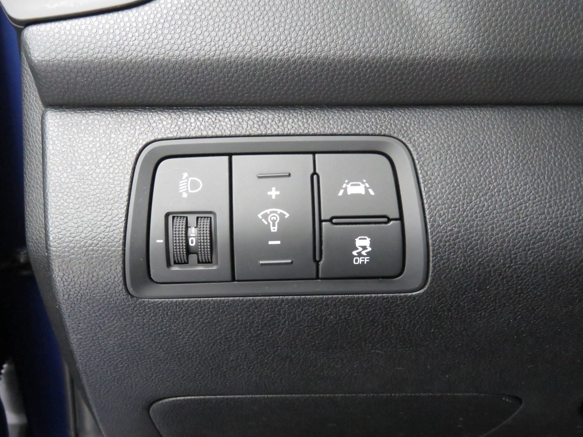 HYUNDAI i20 1.0 T-GDi Amplia DCT Automat-image-22