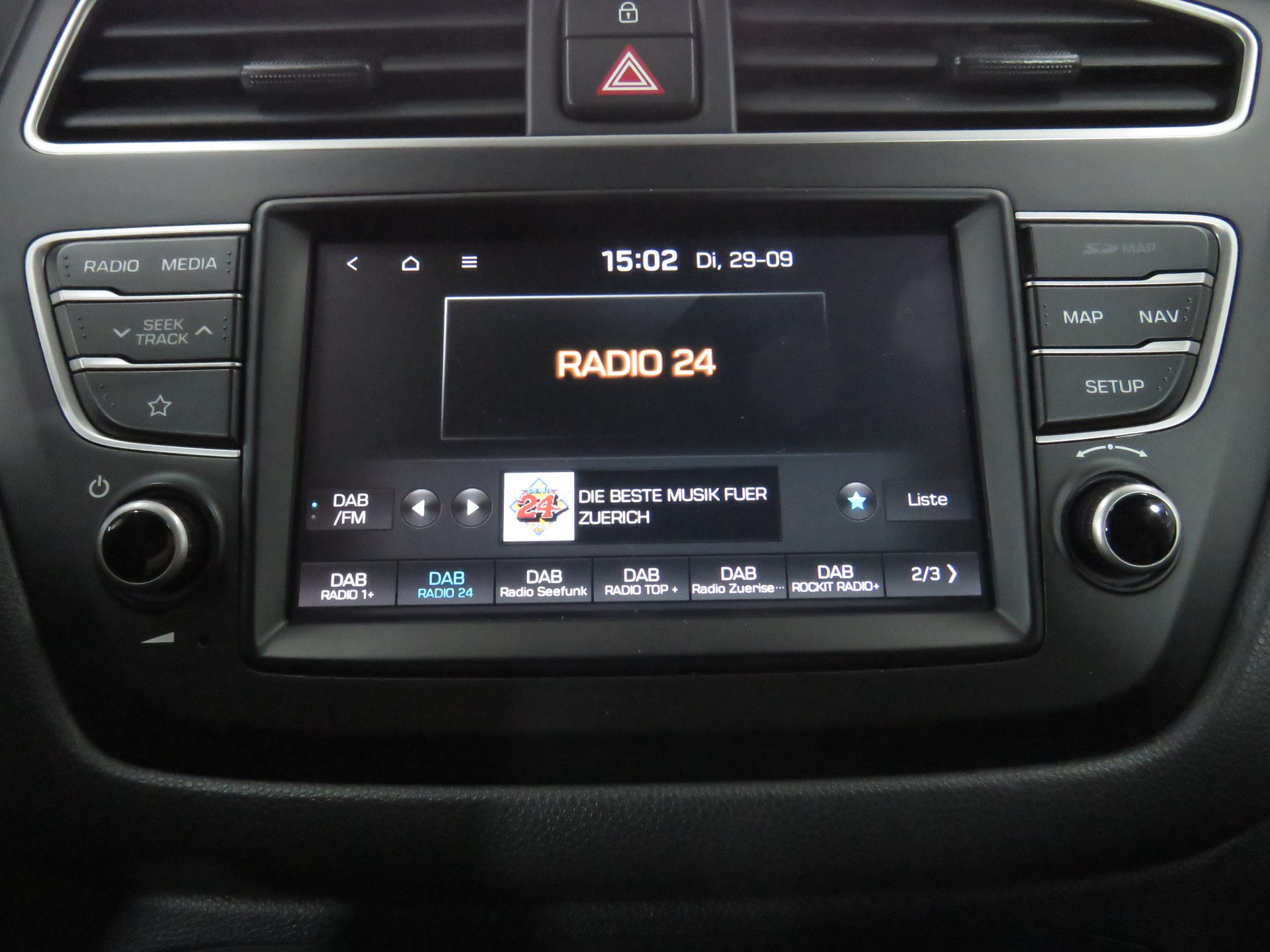 HYUNDAI i20 1.0 T-GDi Amplia DCT Automat-image-17