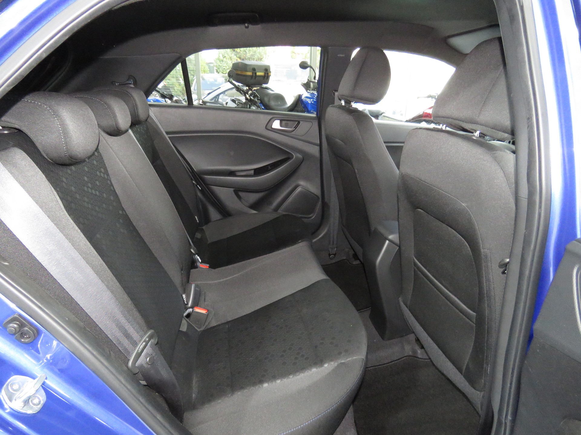 HYUNDAI i20 1.0 T-GDi Amplia DCT Automat-image-12