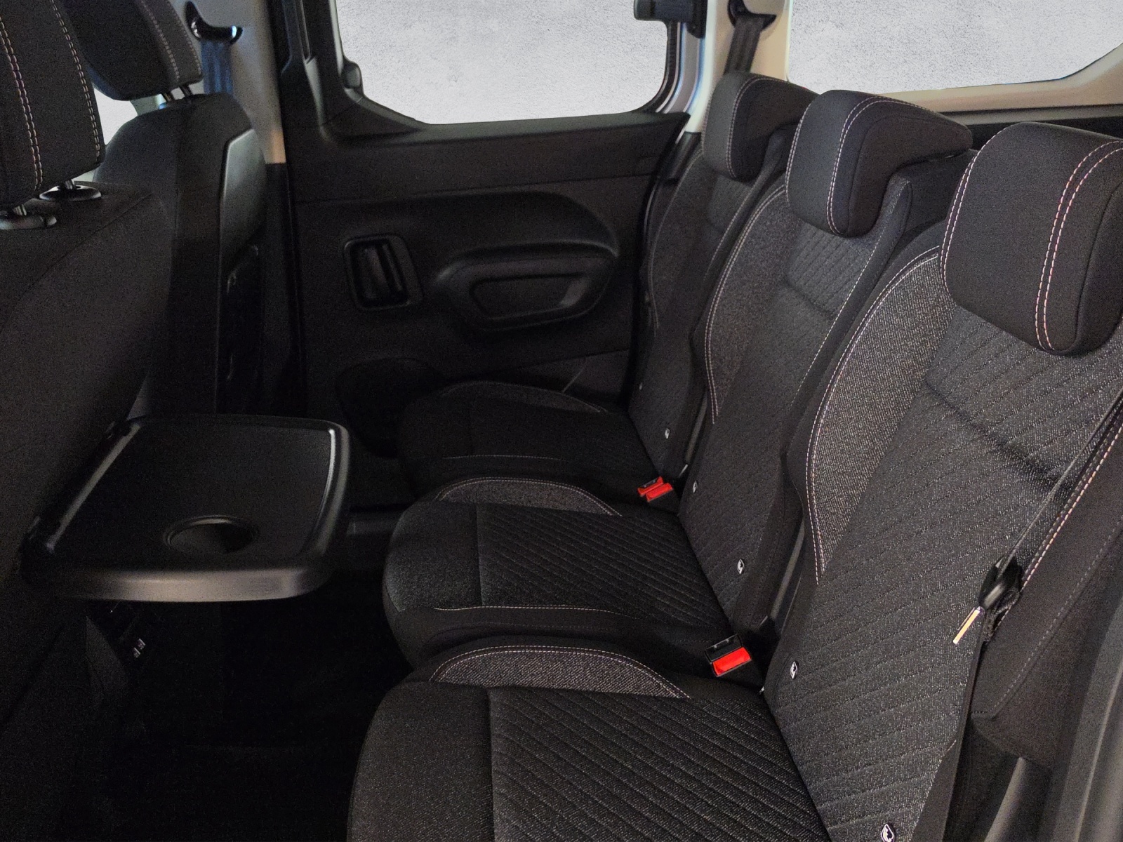 PEUGEOT Rifter Long 1.5 BlueHDi Family Edition EAT8-image-14