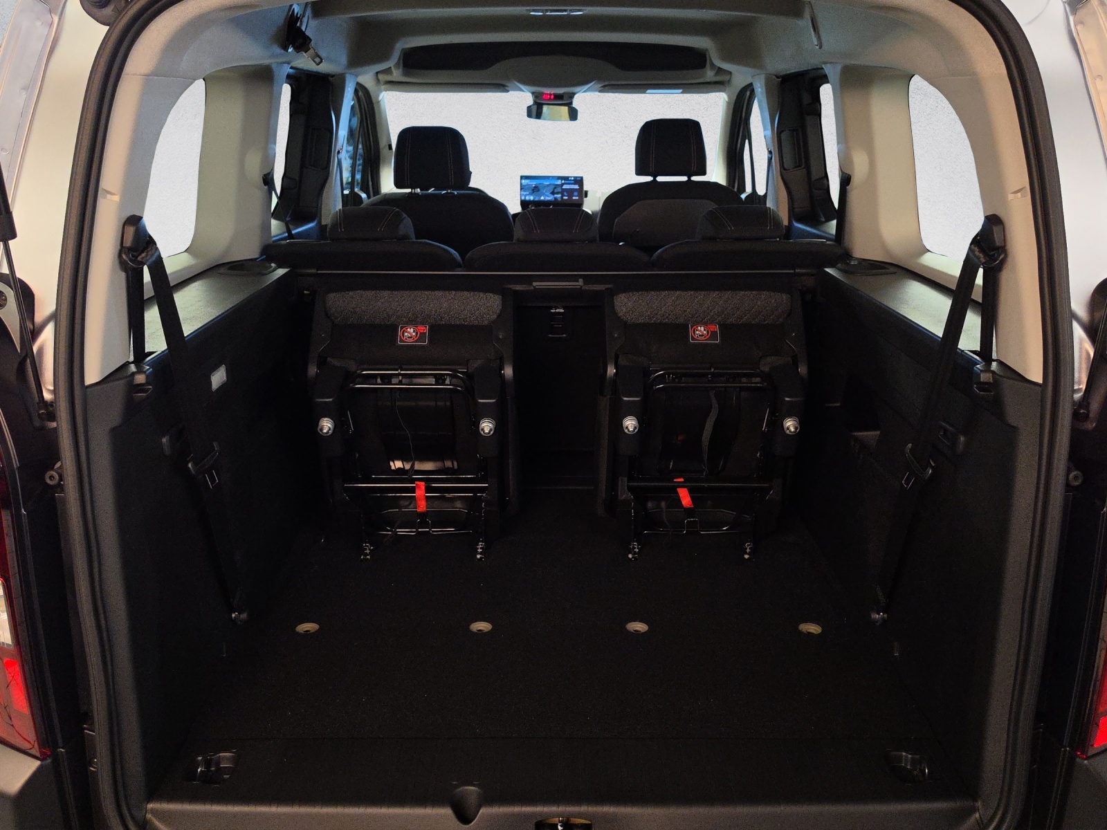 PEUGEOT Rifter Long 1.5 BlueHDi Family Edition EAT8-image-18