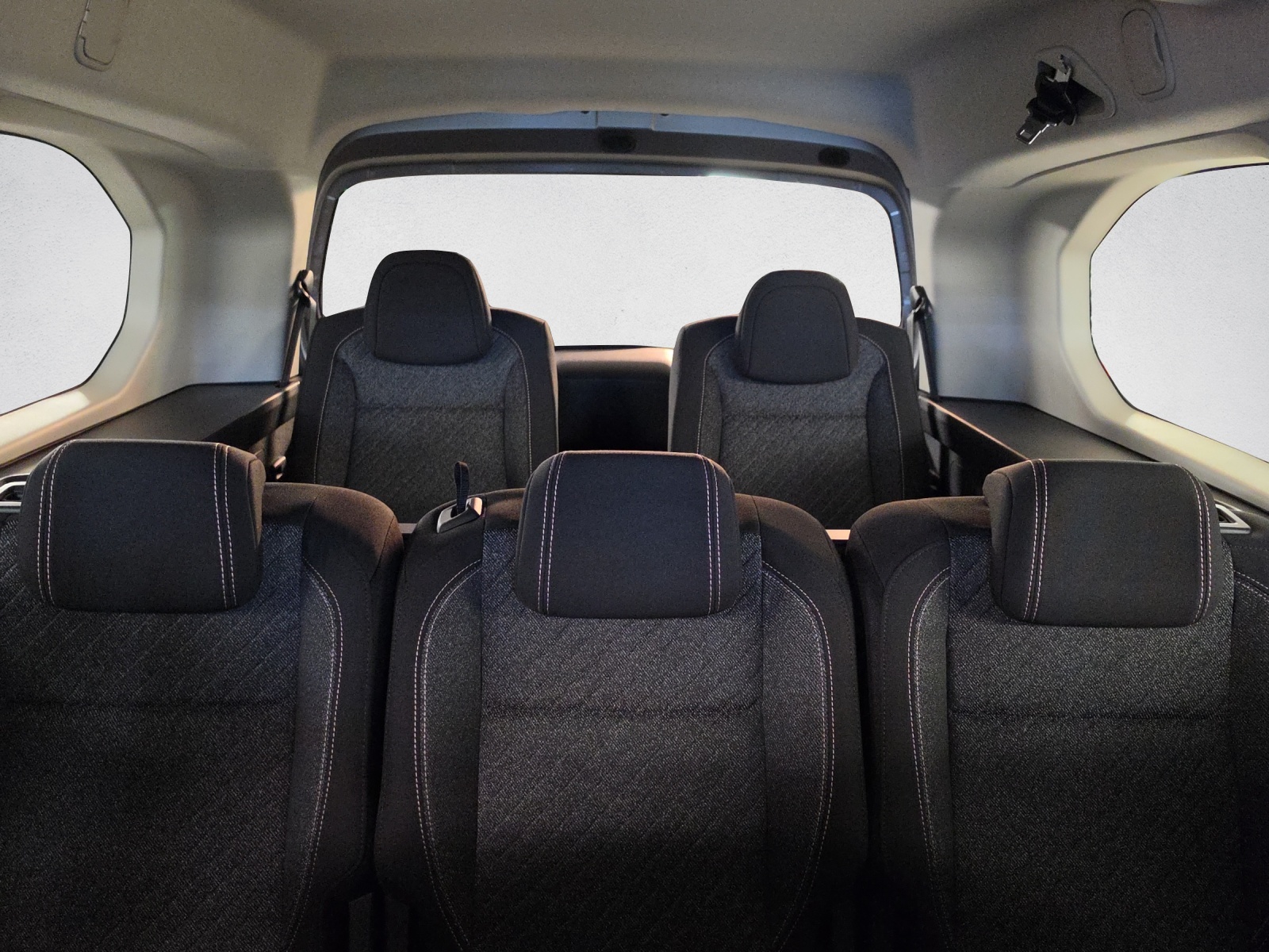 PEUGEOT Rifter Long 1.5 BlueHDi Family Edition EAT8-image-13
