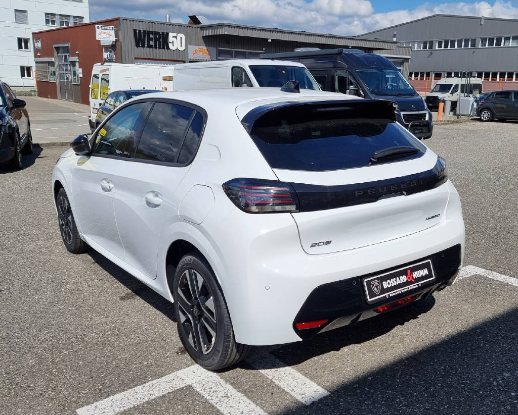 PEUGEOT 208 1.2 Hybrid Allure Premium-image-2