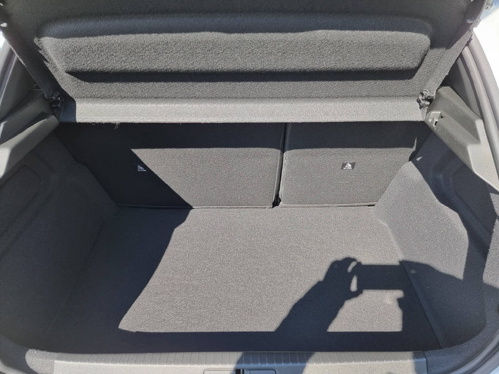 PEUGEOT 208 1.2 Hybrid Allure Premium-image-7