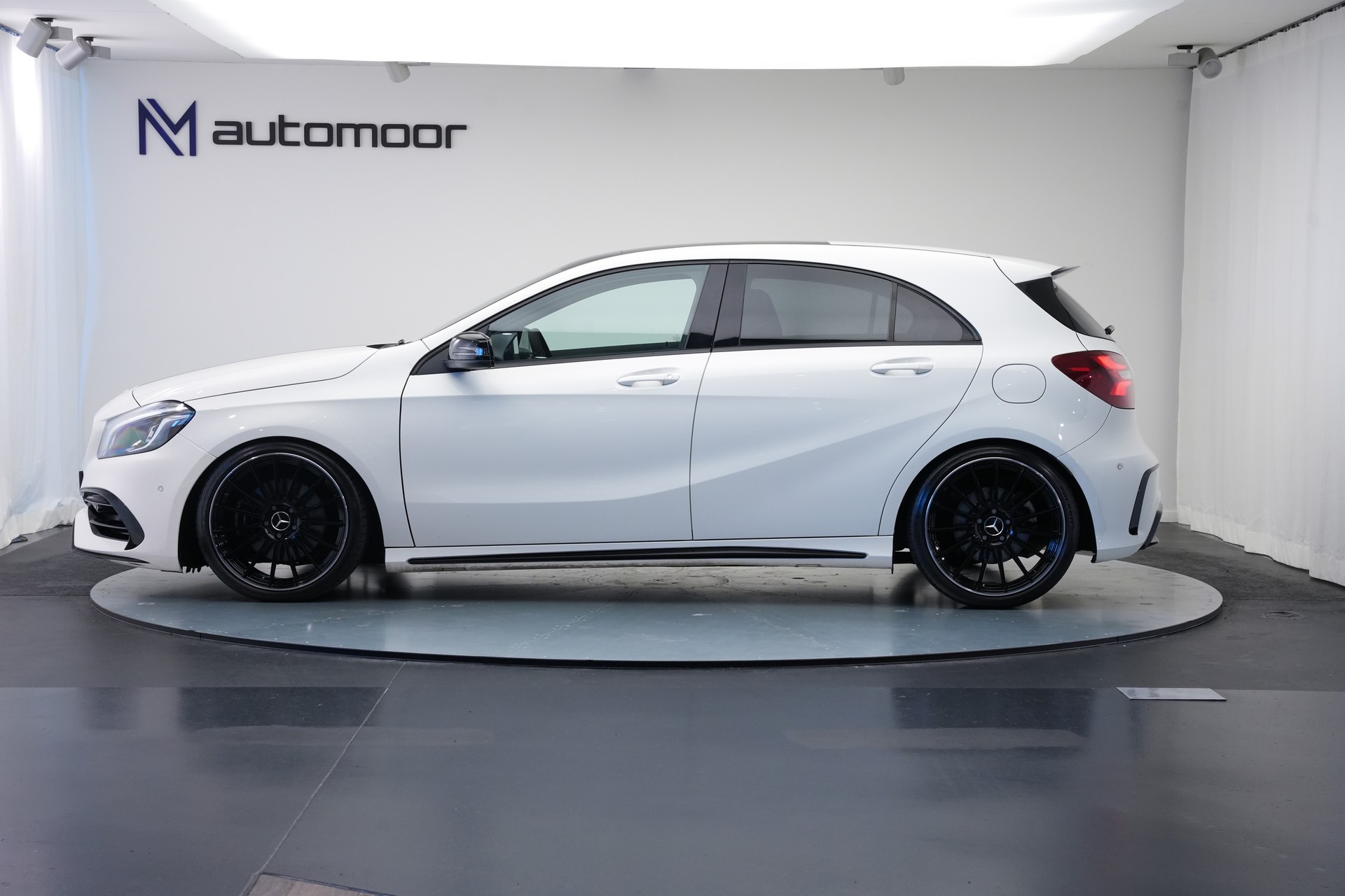 MERCEDES-BENZ A 250 AMG Line 7G-DCT *A45 Optik* *CH-Fahrzeug*-image-7