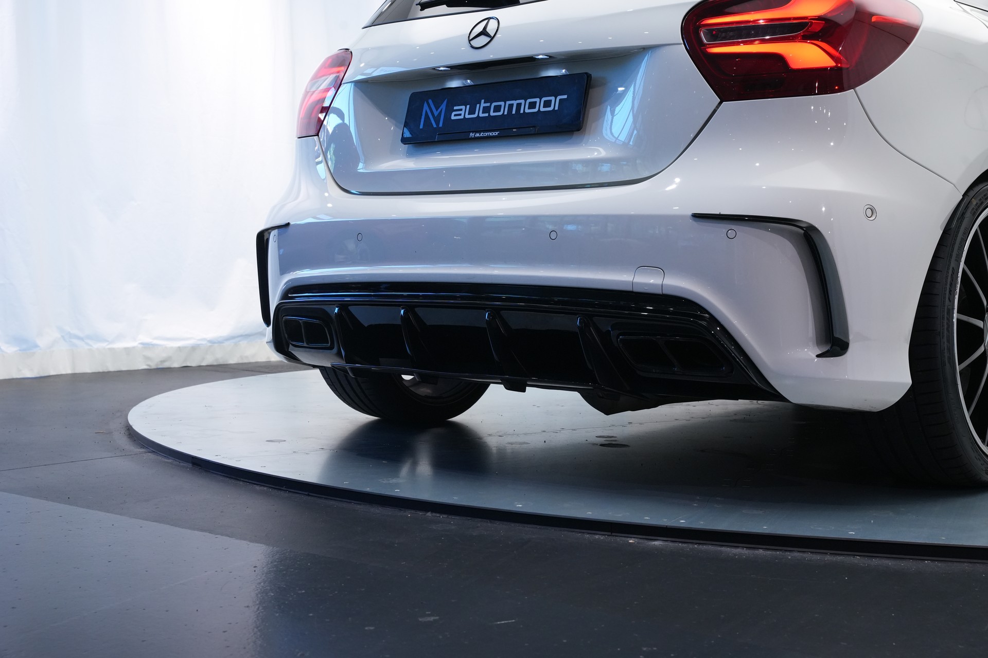 MERCEDES-BENZ A 250 AMG Line 7G-DCT *A45 Optik* *CH-Fahrzeug*-image-35