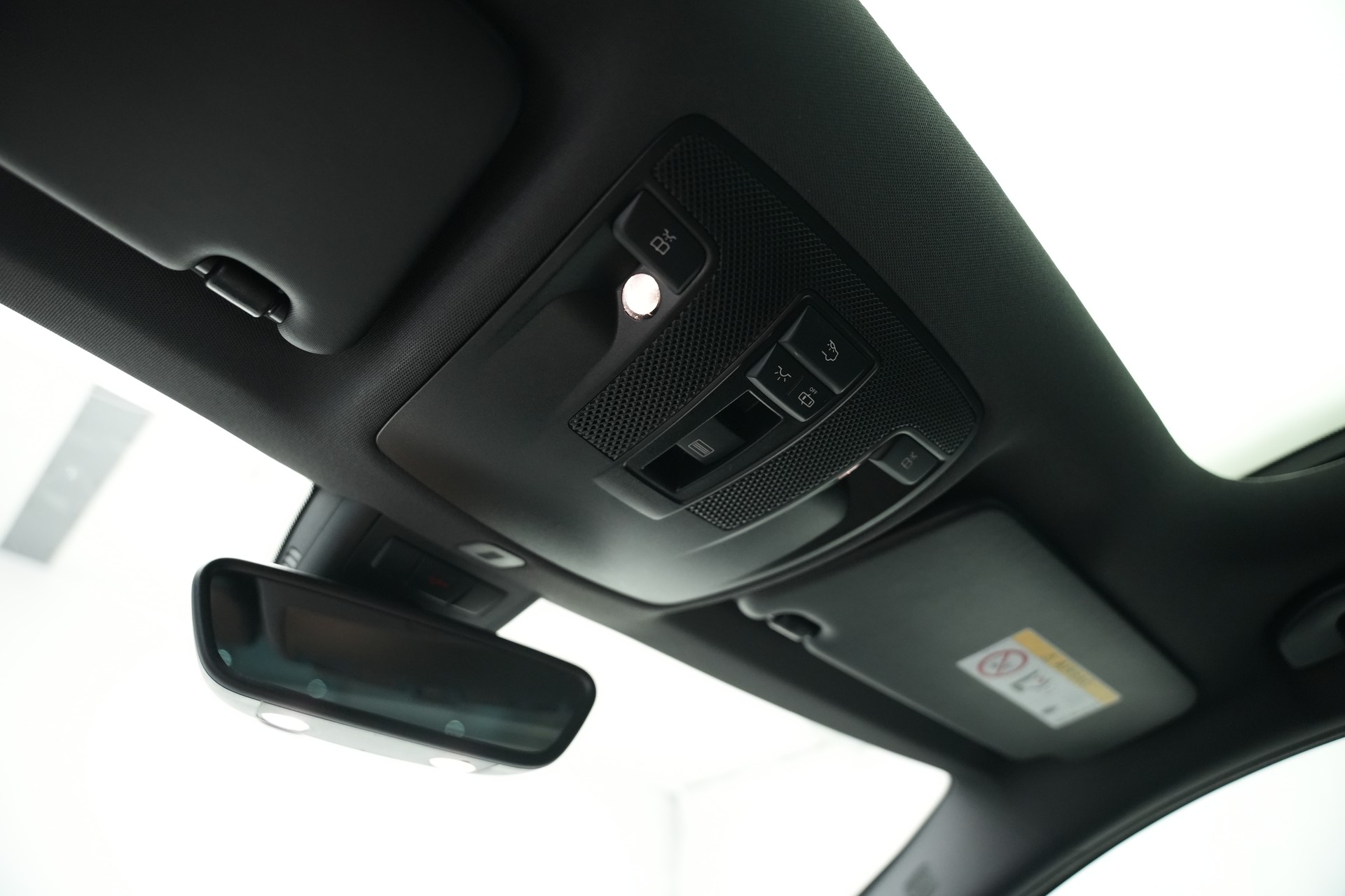 MERCEDES-BENZ A 250 AMG Line 7G-DCT *A45 Optik* *CH-Fahrzeug*-image-27