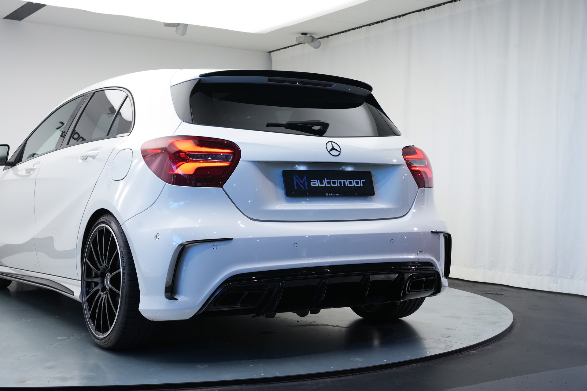 MERCEDES-BENZ A 250 AMG Line 7G-DCT *A45 Optik* *CH-Fahrzeug*-image-34