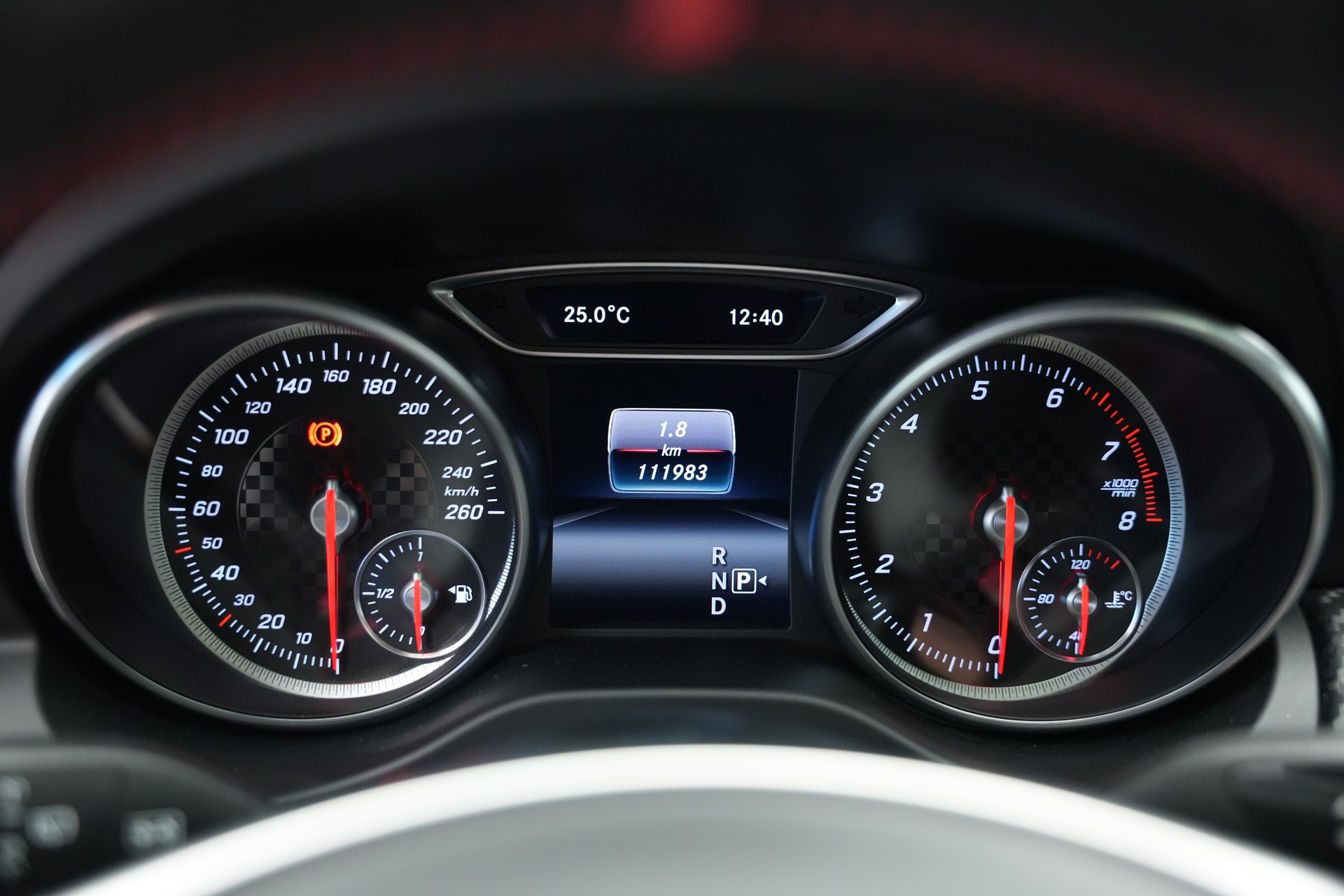 MERCEDES-BENZ A 250 AMG Line 7G-DCT *A45 Optik* *CH-Fahrzeug*-image-29