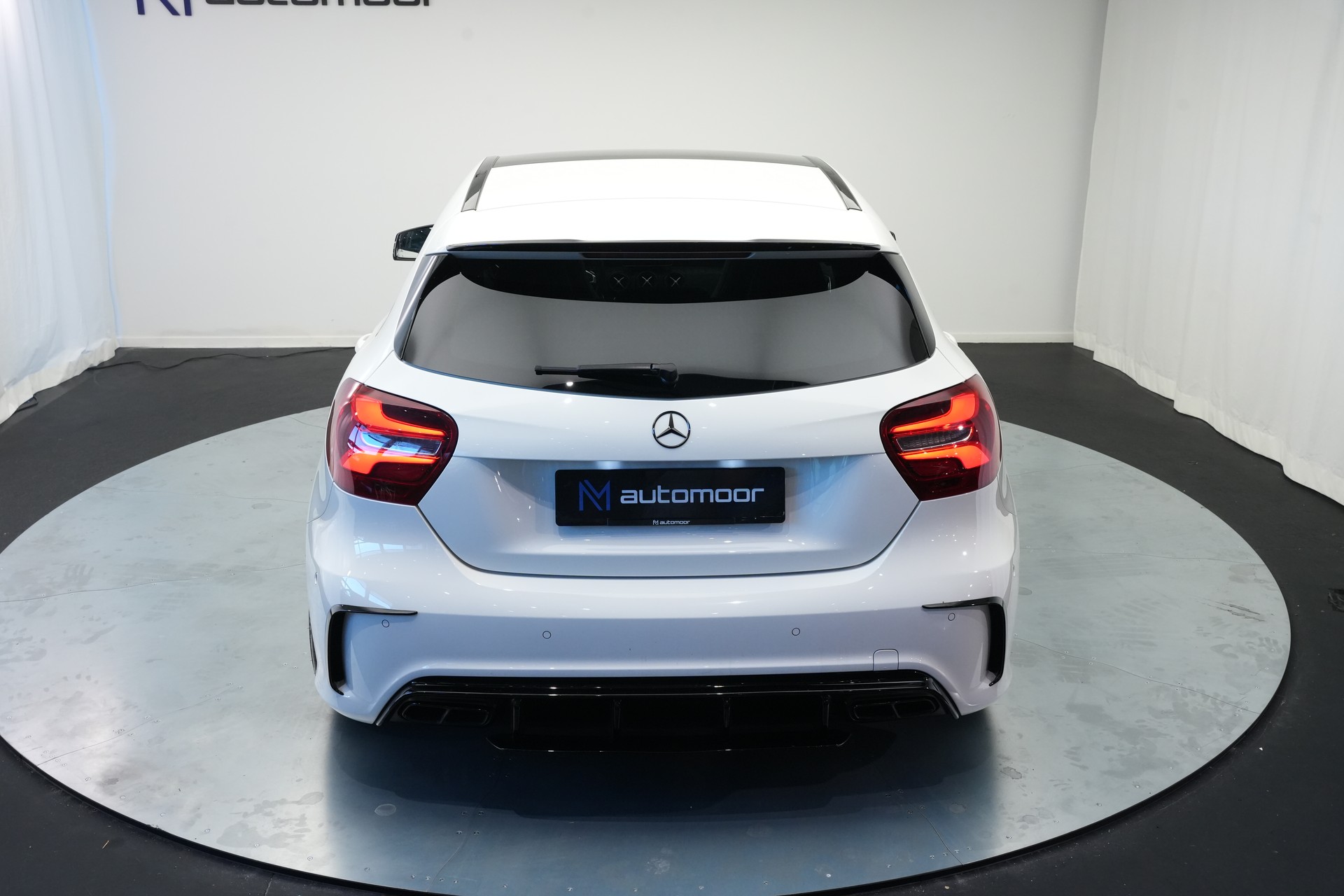 MERCEDES-BENZ A 250 AMG Line 7G-DCT *A45 Optik* *CH-Fahrzeug*-image-33