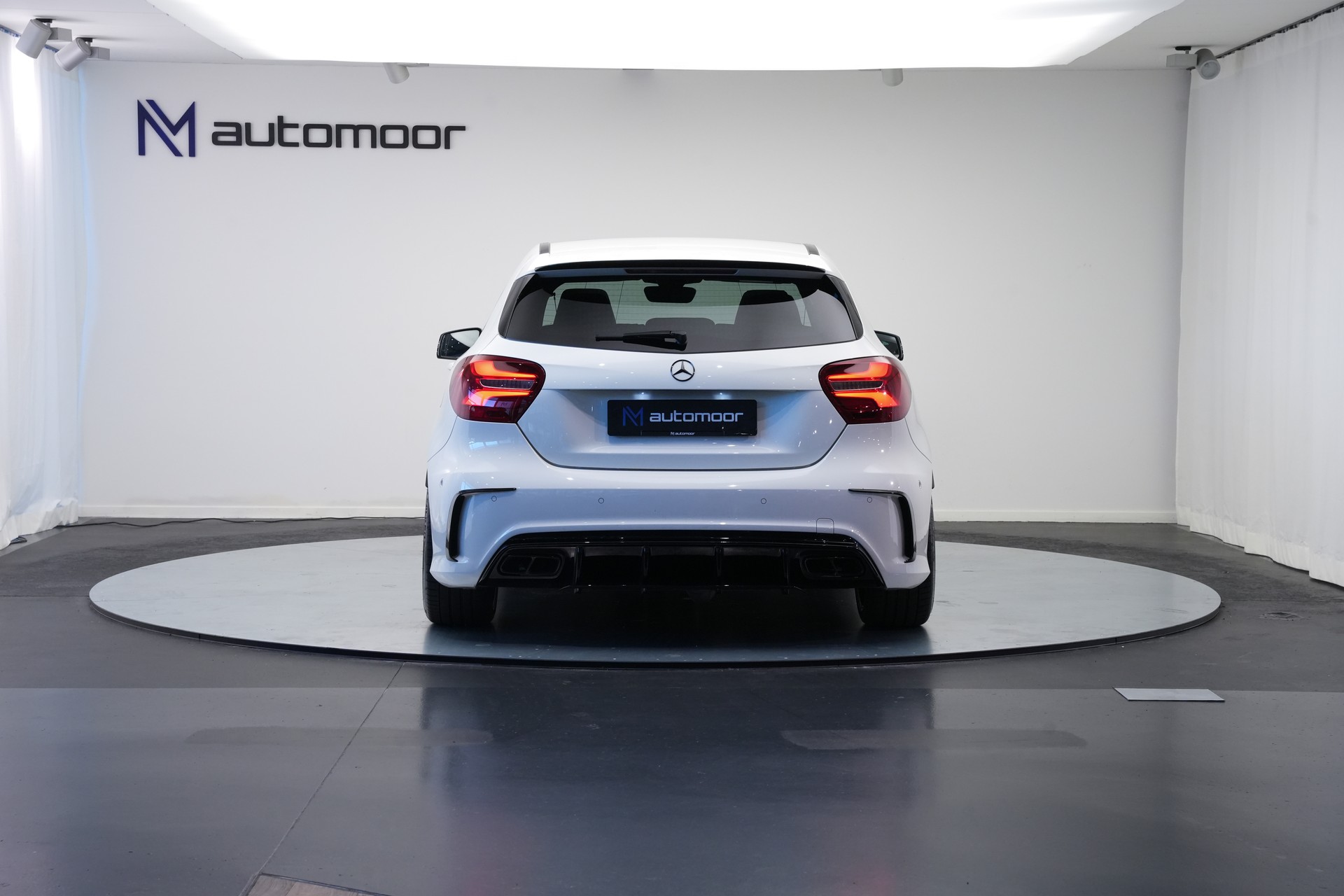 MERCEDES-BENZ A 250 AMG Line 7G-DCT *A45 Optik* *CH-Fahrzeug*-image-5