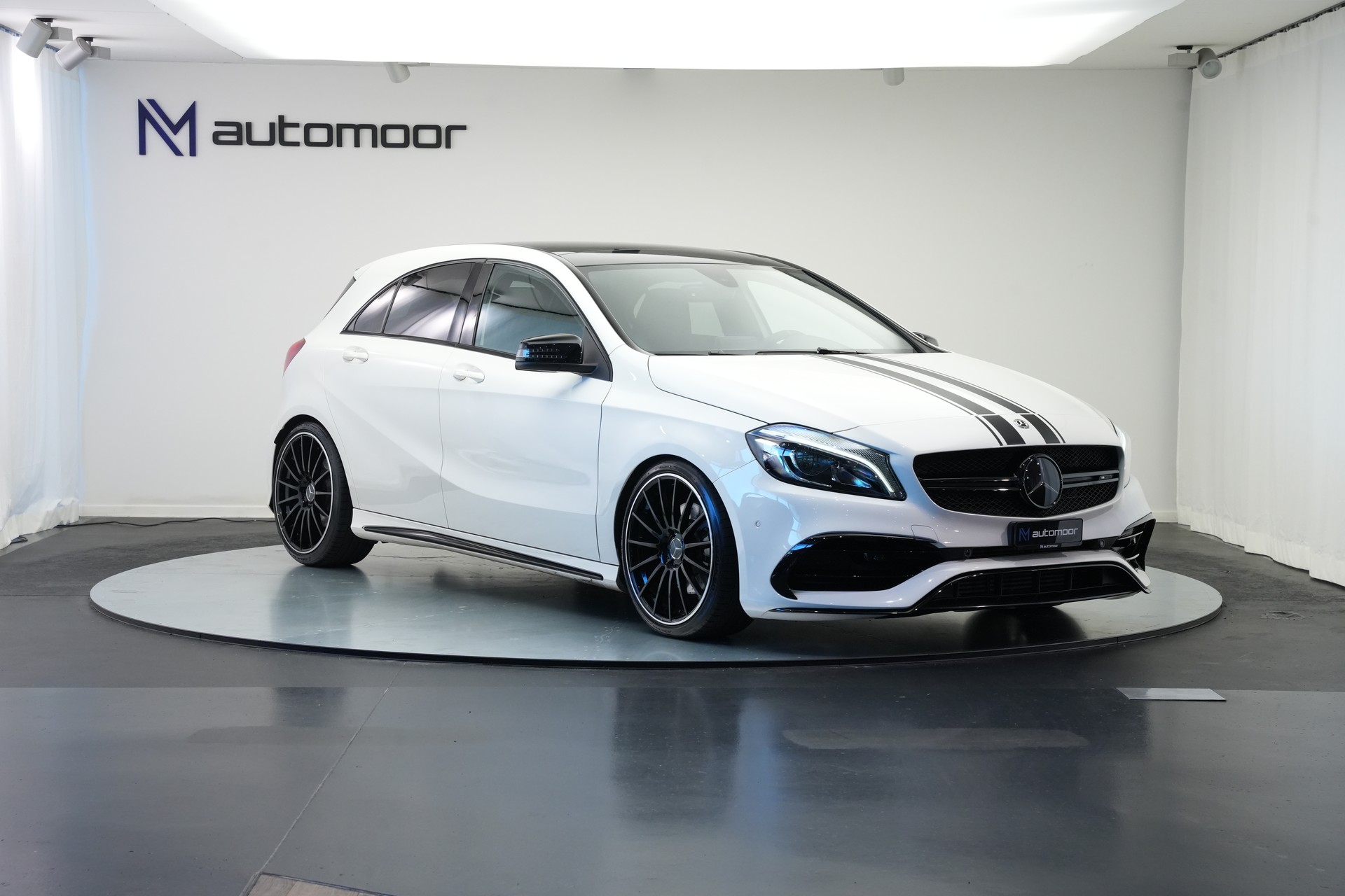 MERCEDES-BENZ A 250 AMG Line 7G-DCT *A45 Optik* *CH-Fahrzeug*-image-2