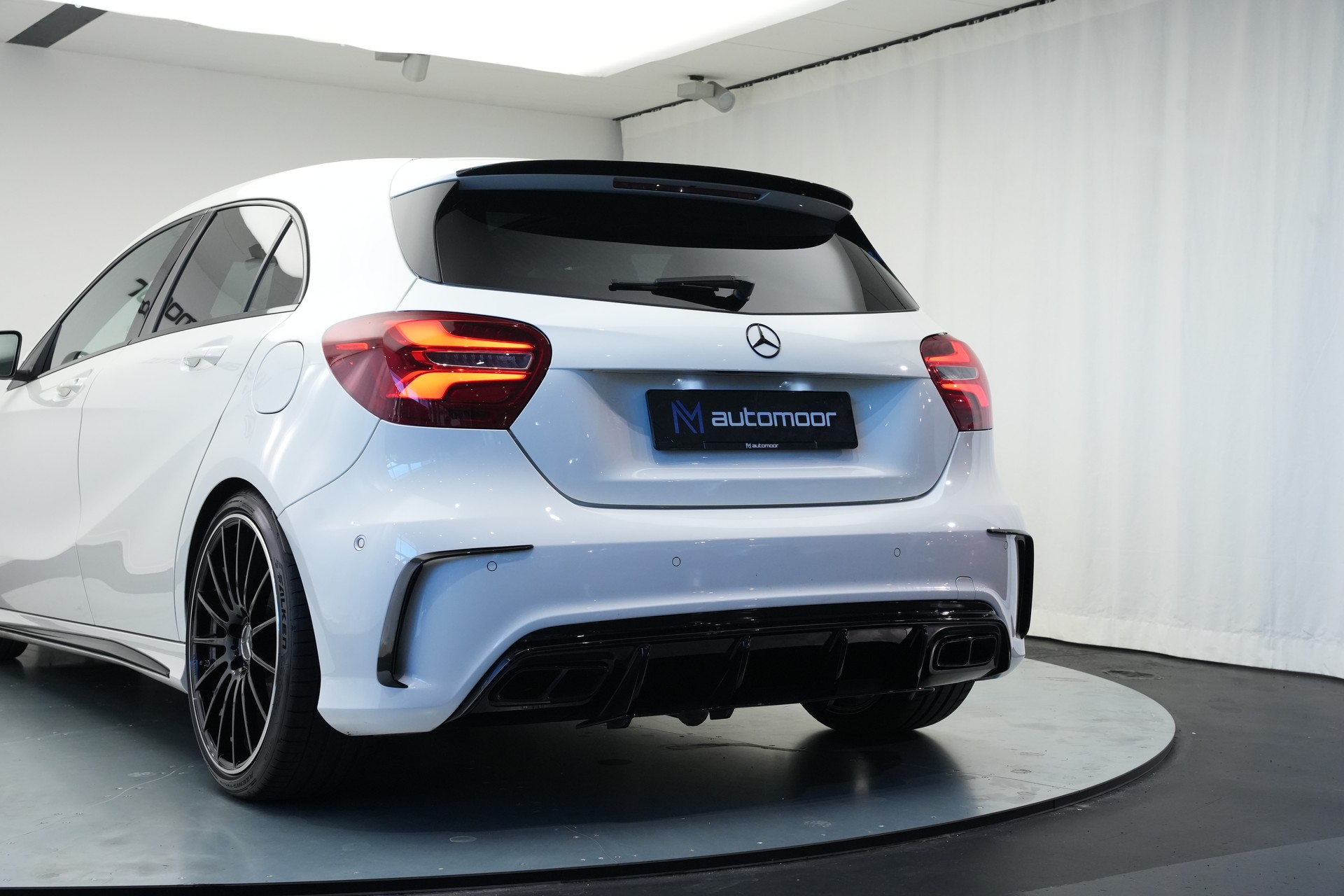 MERCEDES-BENZ A 250 AMG Line 7G-DCT *A45 Optik* *CH-Fahrzeug*-image-34