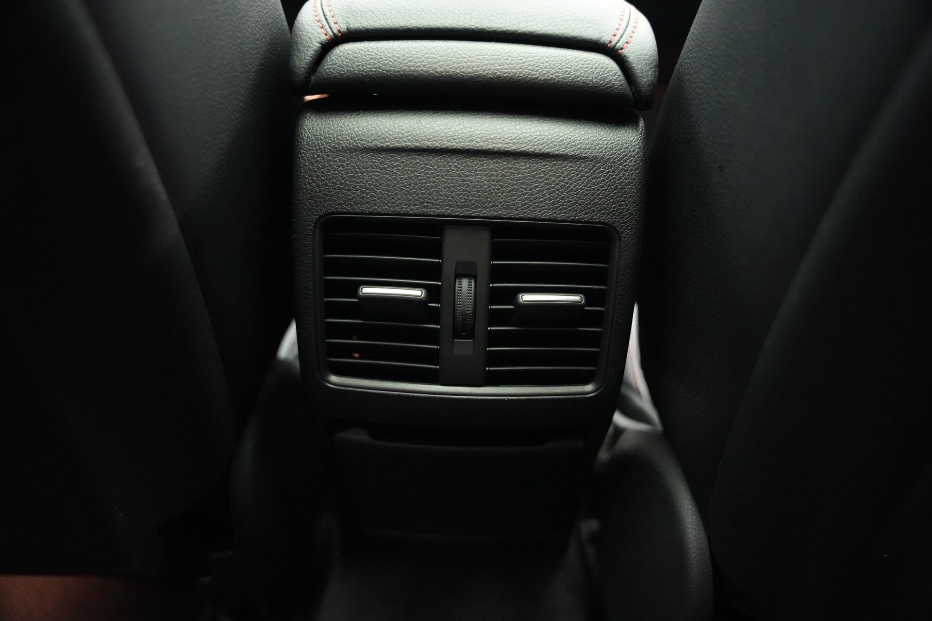 MERCEDES-BENZ A 250 AMG Line 7G-DCT *A45 Optik* *CH-Fahrzeug*-image-21