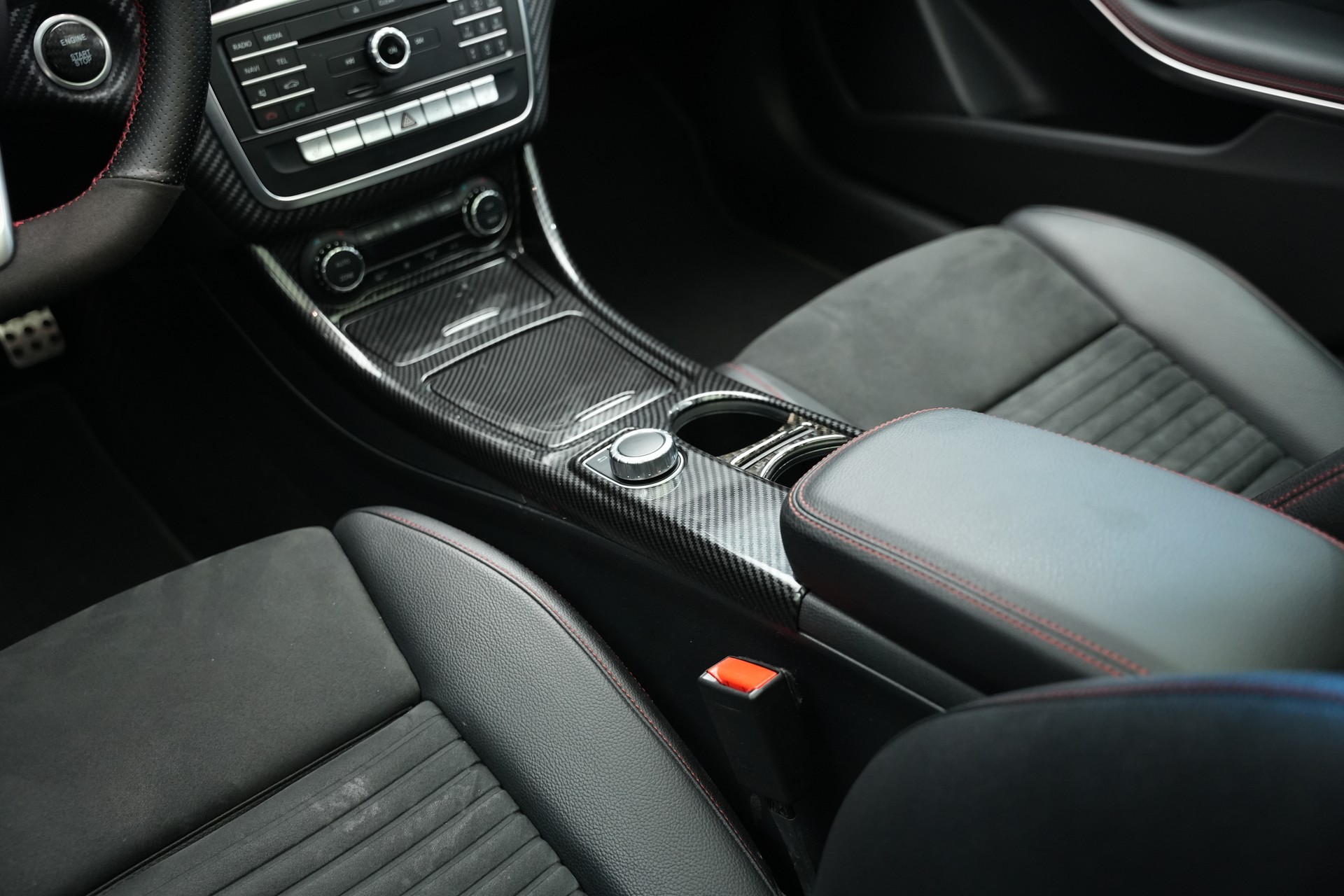 MERCEDES-BENZ A 250 AMG Line 7G-DCT *A45 Optik* *CH-Fahrzeug*-image-20