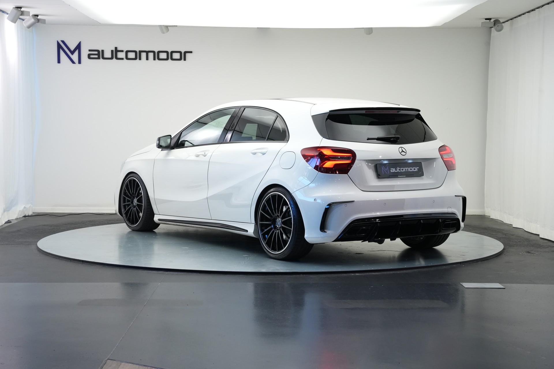 MERCEDES-BENZ A 250 AMG Line 7G-DCT *A45 Optik* *CH-Fahrzeug*-image-6