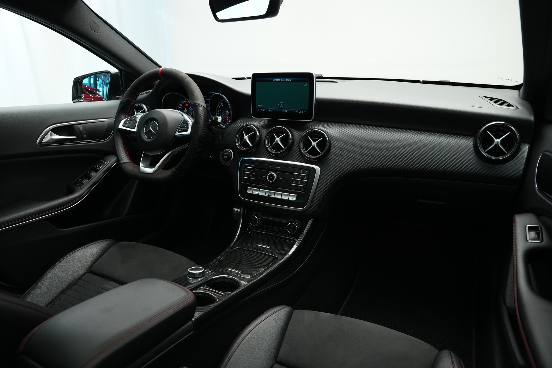 MERCEDES-BENZ A 250 AMG Line 7G-DCT *A45 Optik* *CH-Fahrzeug*-image-26