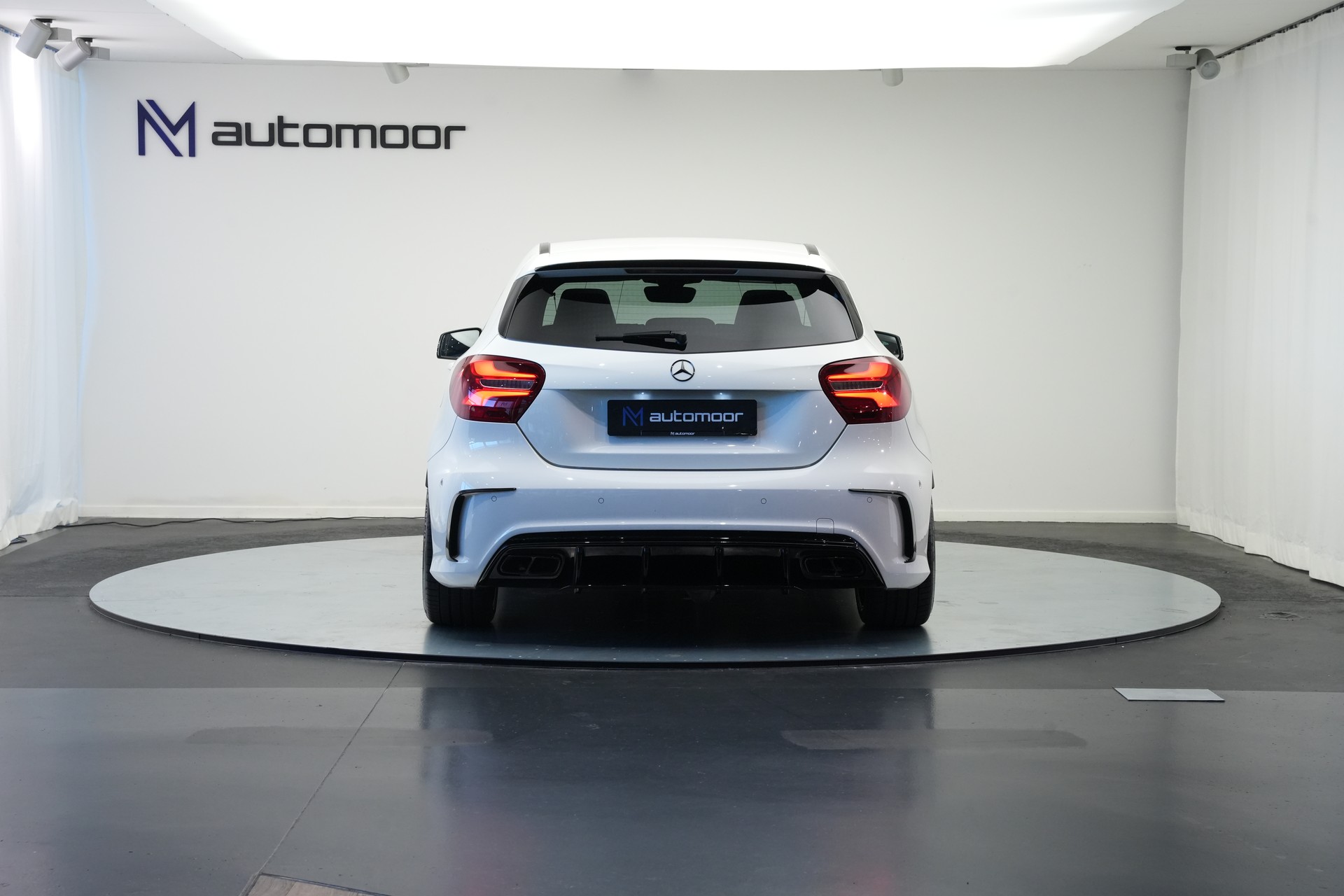MERCEDES-BENZ A 250 AMG Line 7G-DCT *A45 Optik* *CH-Fahrzeug*-image-5