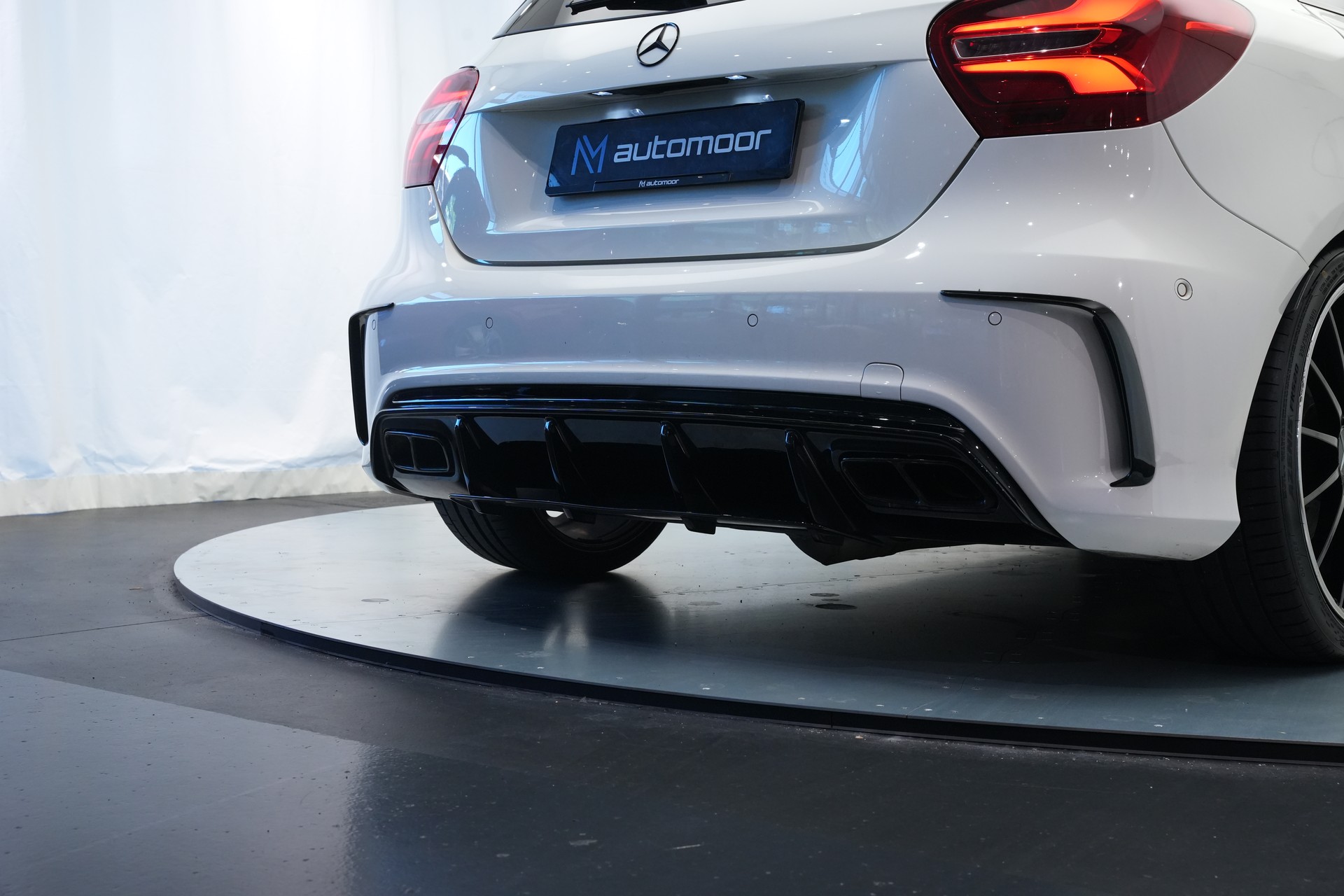 MERCEDES-BENZ A 250 AMG Line 7G-DCT *A45 Optik* *CH-Fahrzeug*-image-35