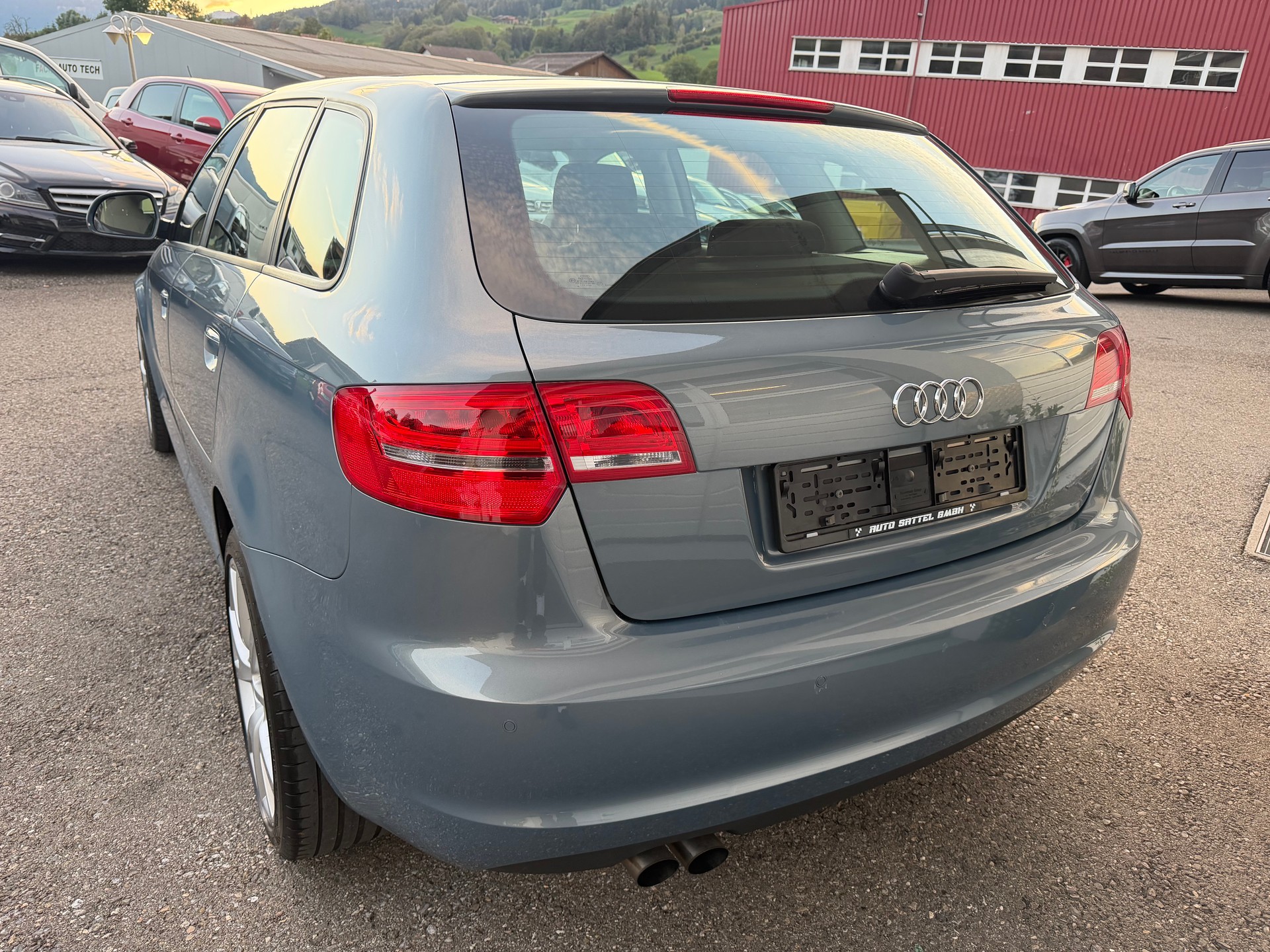 AUDI A3 Sportback 2.0 TDI Attraction quattro-image-2