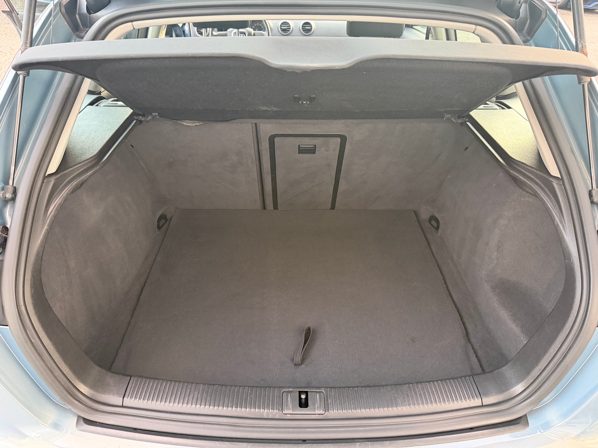 AUDI A3 Sportback 2.0 TDI Attraction quattro-image-8