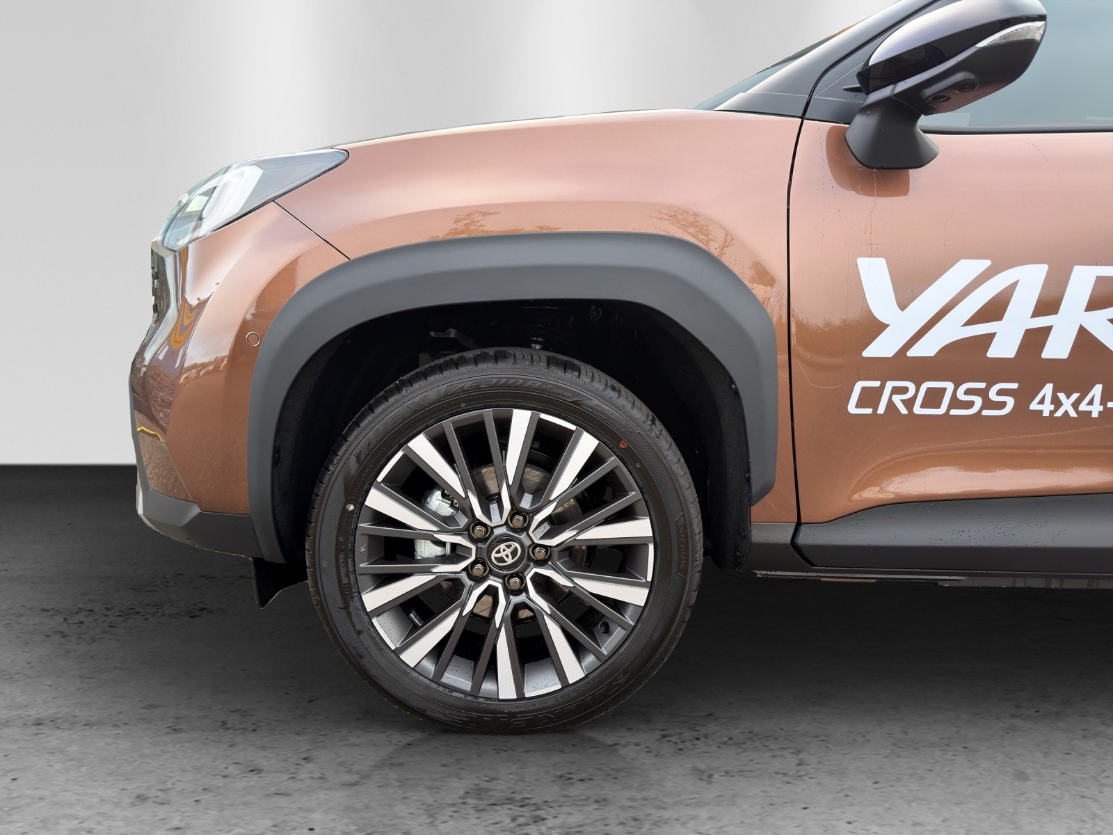 TOYOTA Yaris Cross 1.5 Premium AWDi e-CVT-image-8