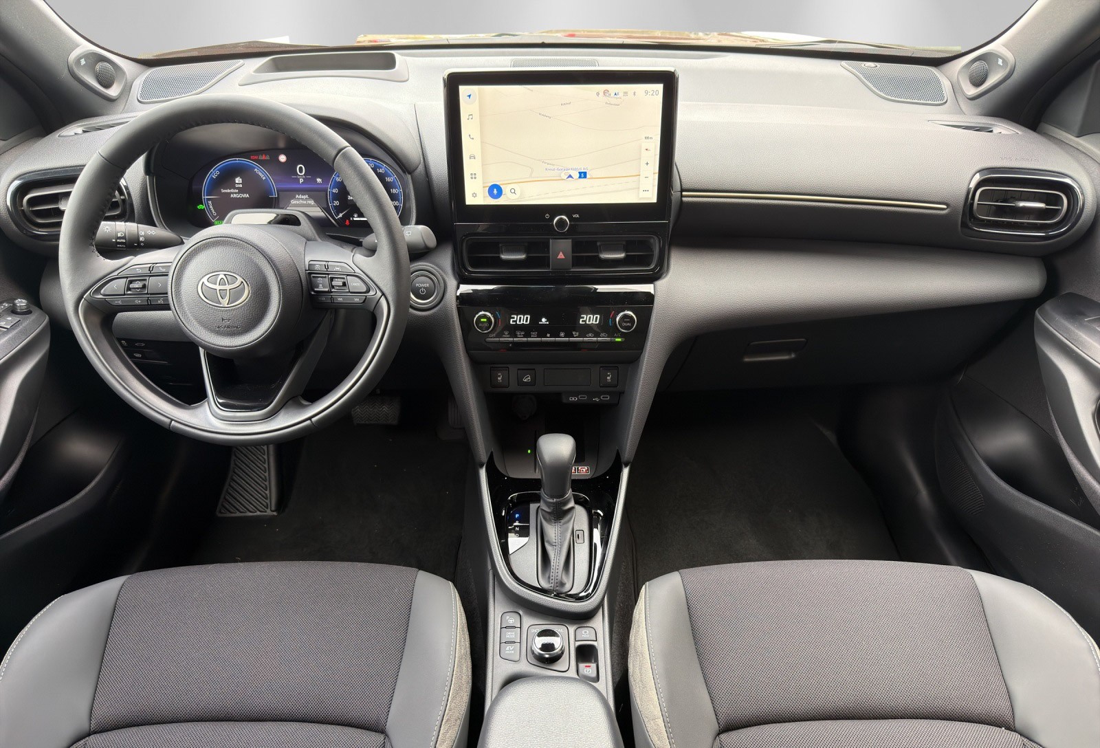 TOYOTA Yaris Cross 1.5 Premium AWDi e-CVT-image-12