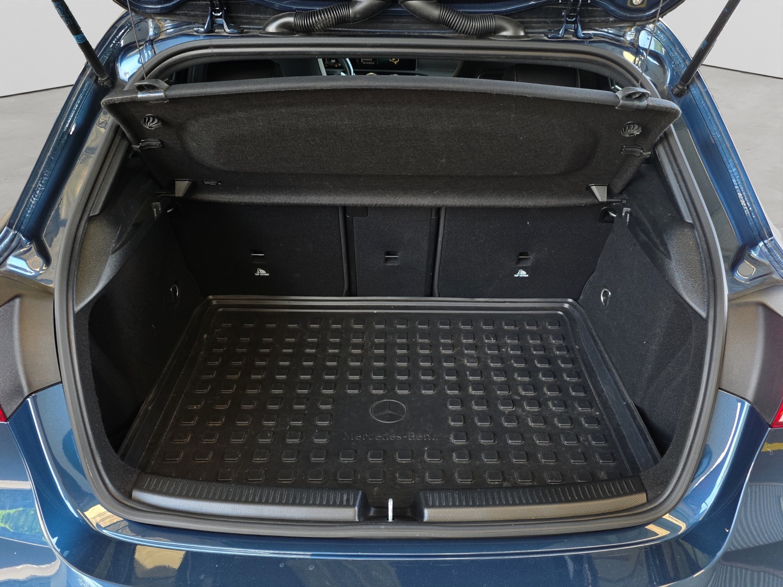 MERCEDES-BENZ A 35 AMG 4matic-image-13