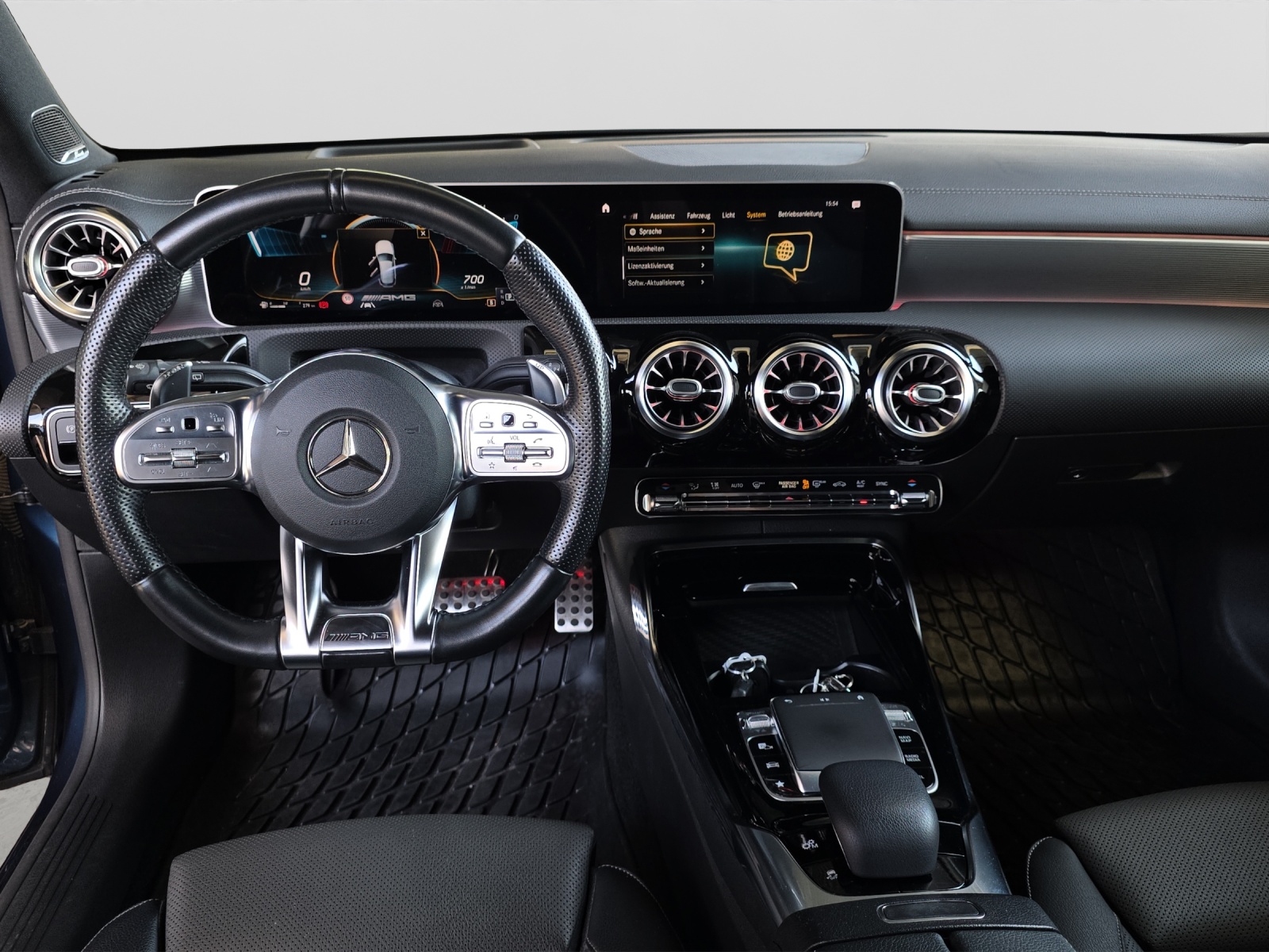 MERCEDES-BENZ A 35 AMG 4matic-image-10