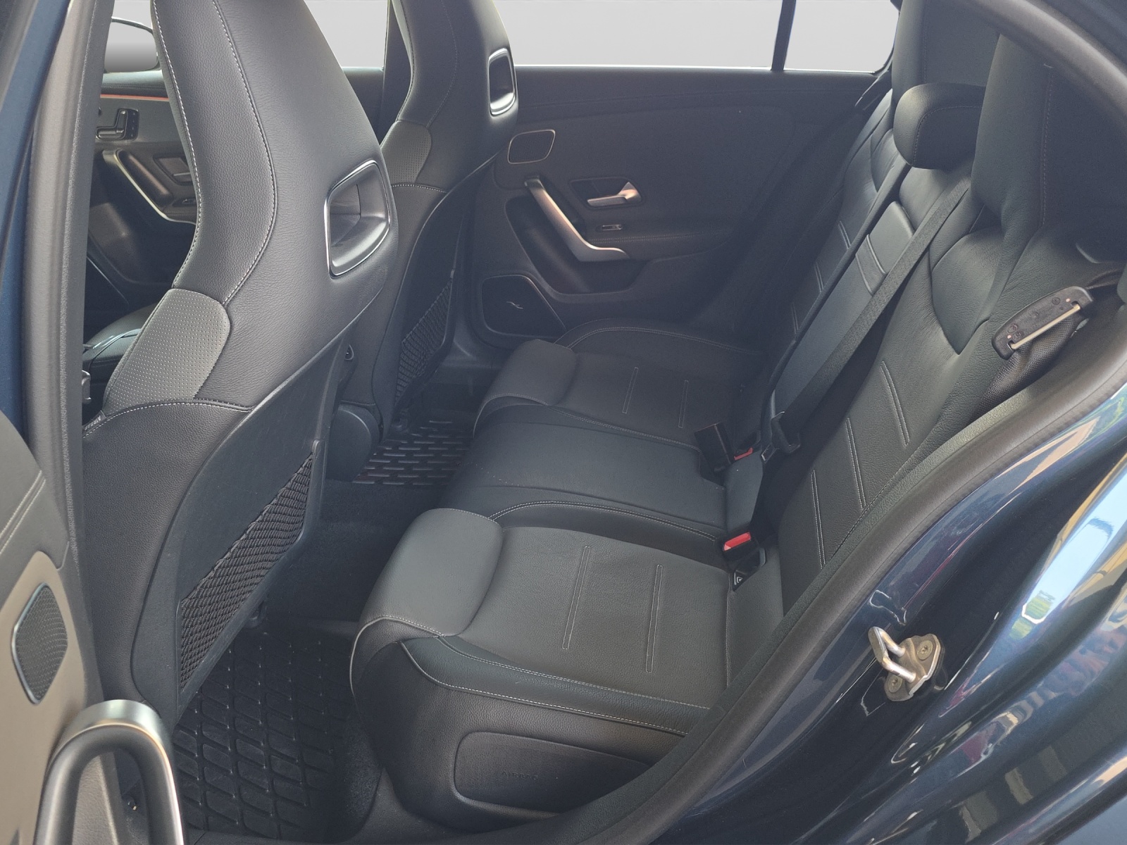 MERCEDES-BENZ A 35 AMG 4matic-image-12