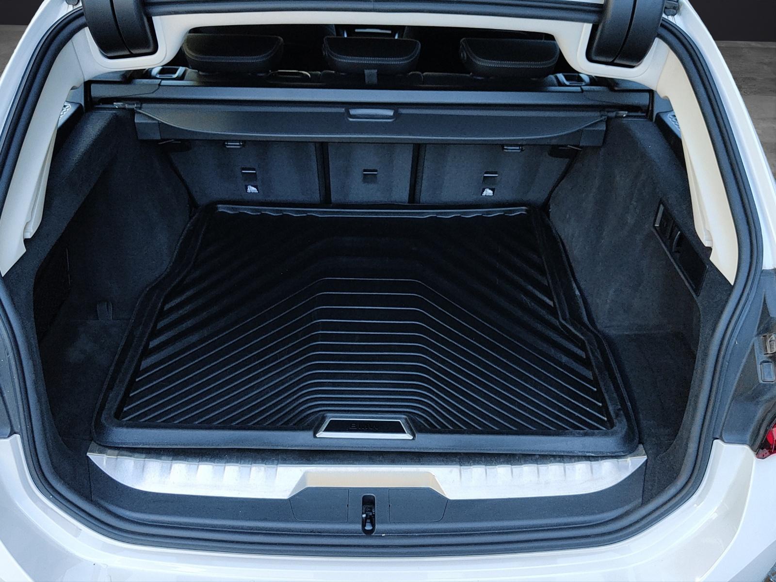 BMW 3er Reihe G21 Touring 330e xDrive-image-16