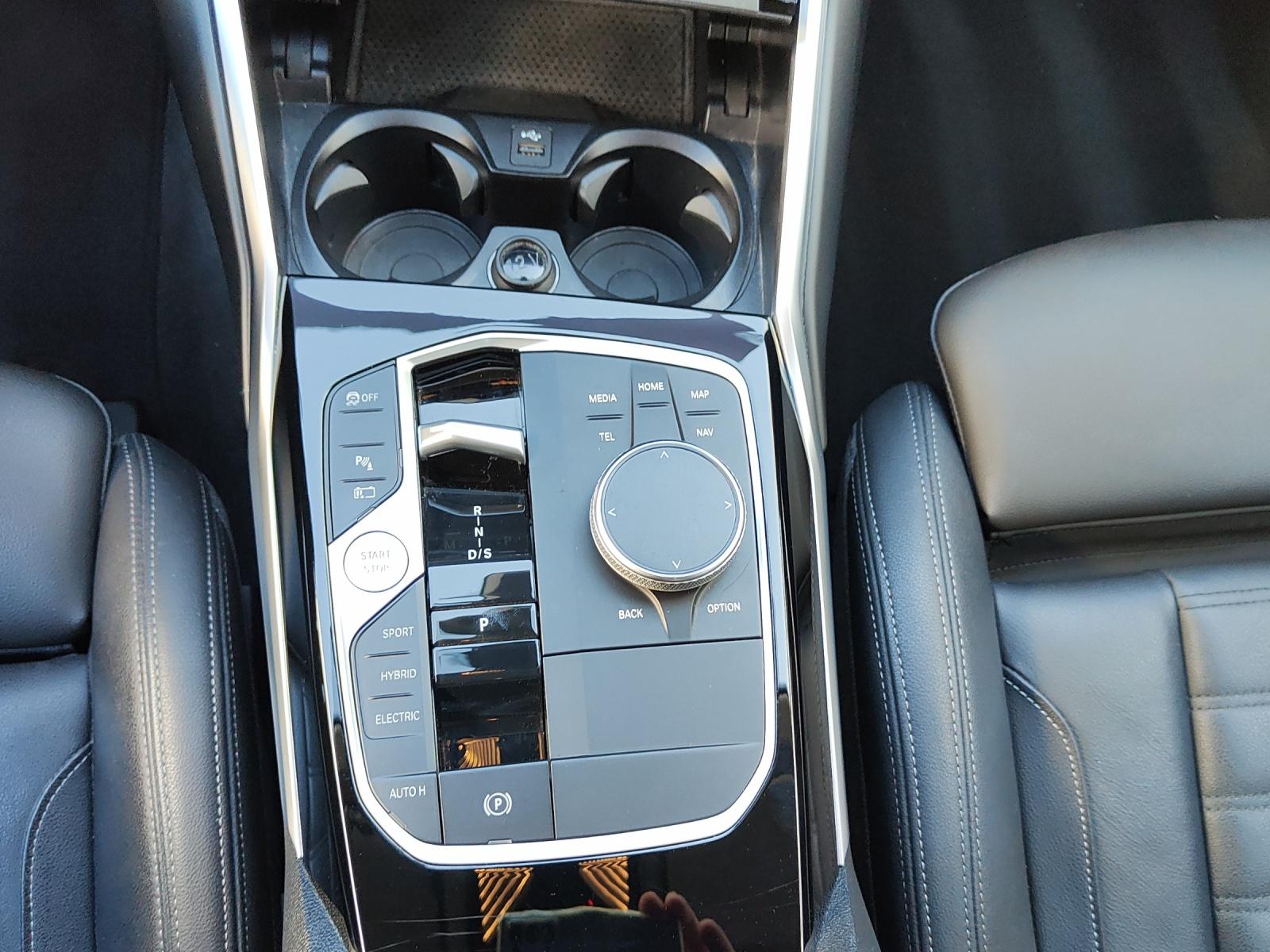 BMW 3er Reihe G21 Touring 330e xDrive-image-12