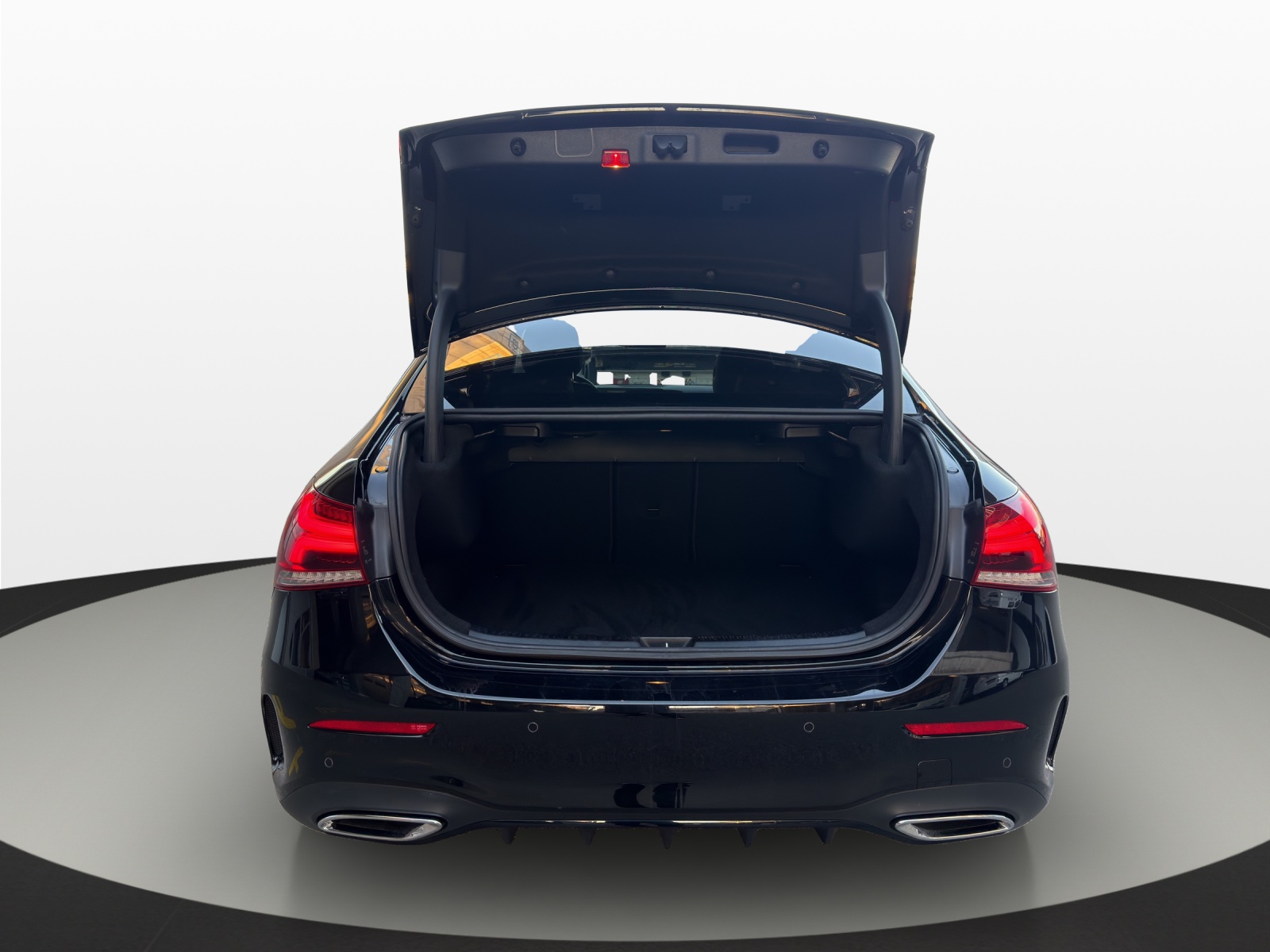 MERCEDES-BENZ A 200 d AMG Line 8G-DCT-image-19
