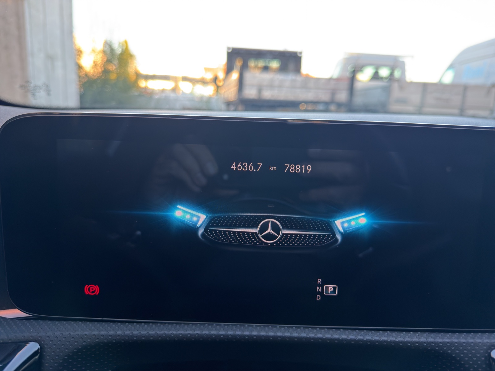 MERCEDES-BENZ A 200 d AMG Line 8G-DCT-image-21