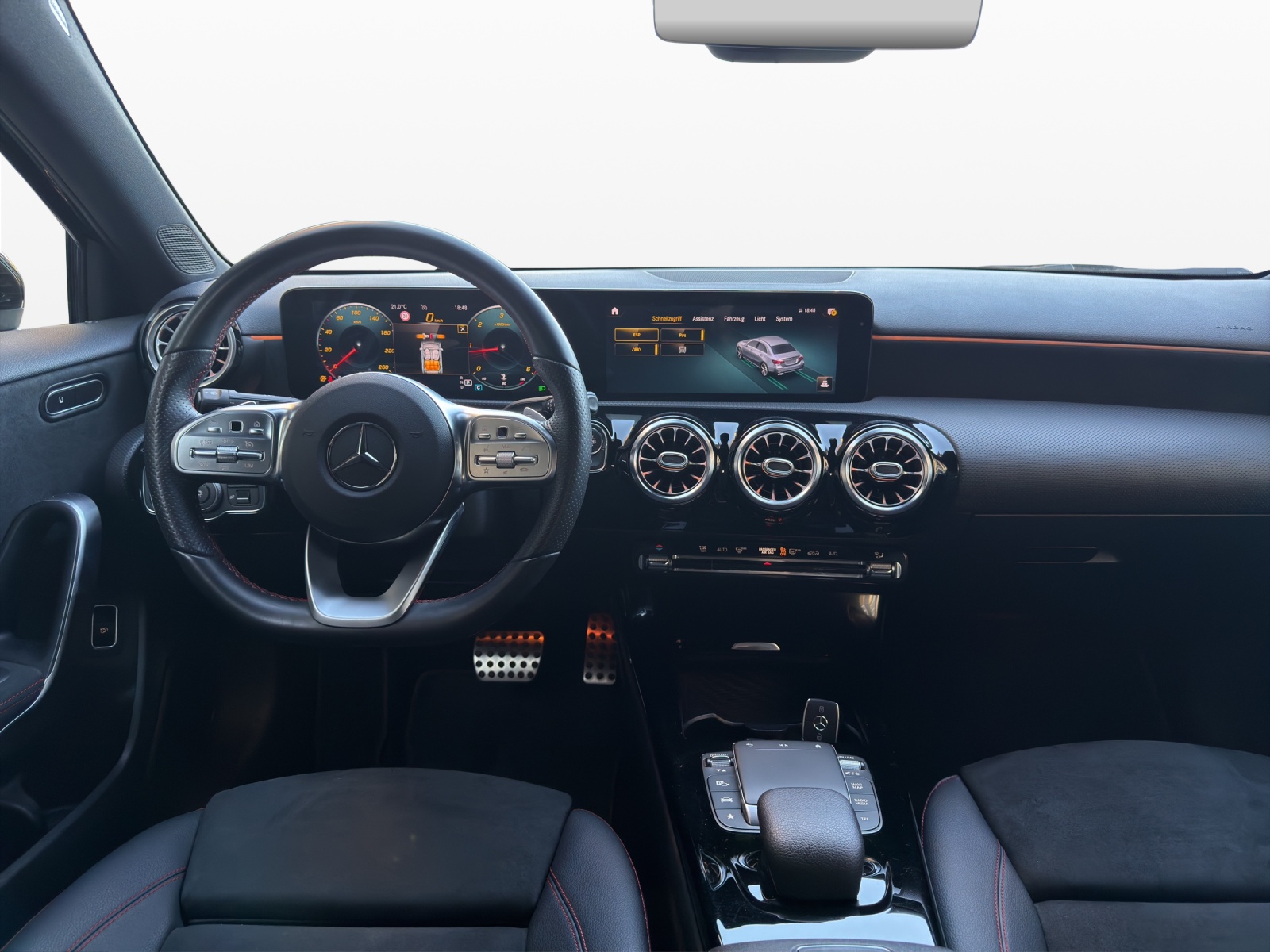 MERCEDES-BENZ A 200 d AMG Line 8G-DCT-image-11