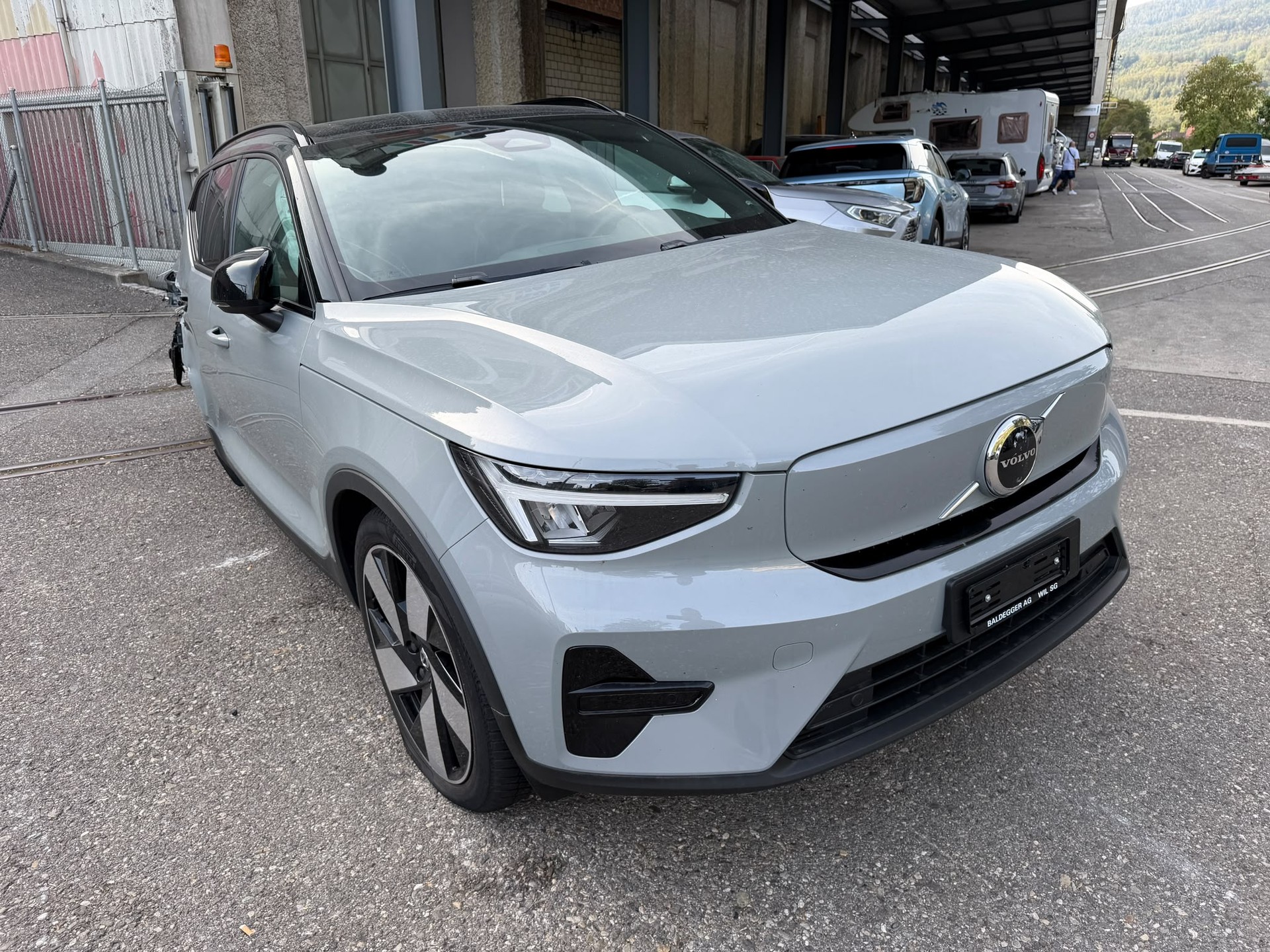 VOLVO XC40 Recharge E80 82kWh Plus AWD-image-7