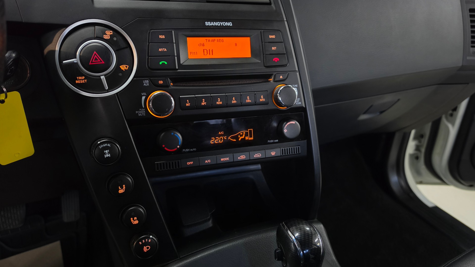 KGM-SsangYong Actyon Sports FR 2.0 Sapphire 4WD A-image-23