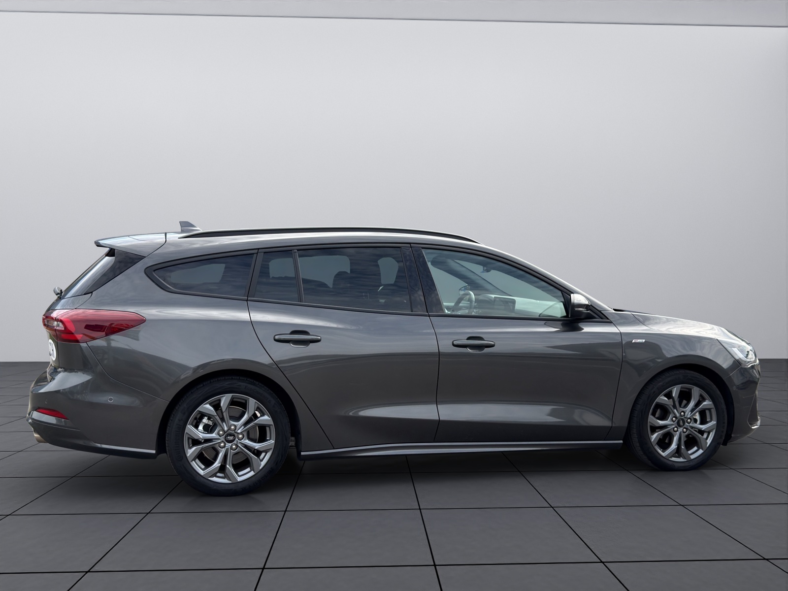 FORD Focus Station Wagon 1.0i EcoB Hybrid 155 ST-Line-showroom-element-3