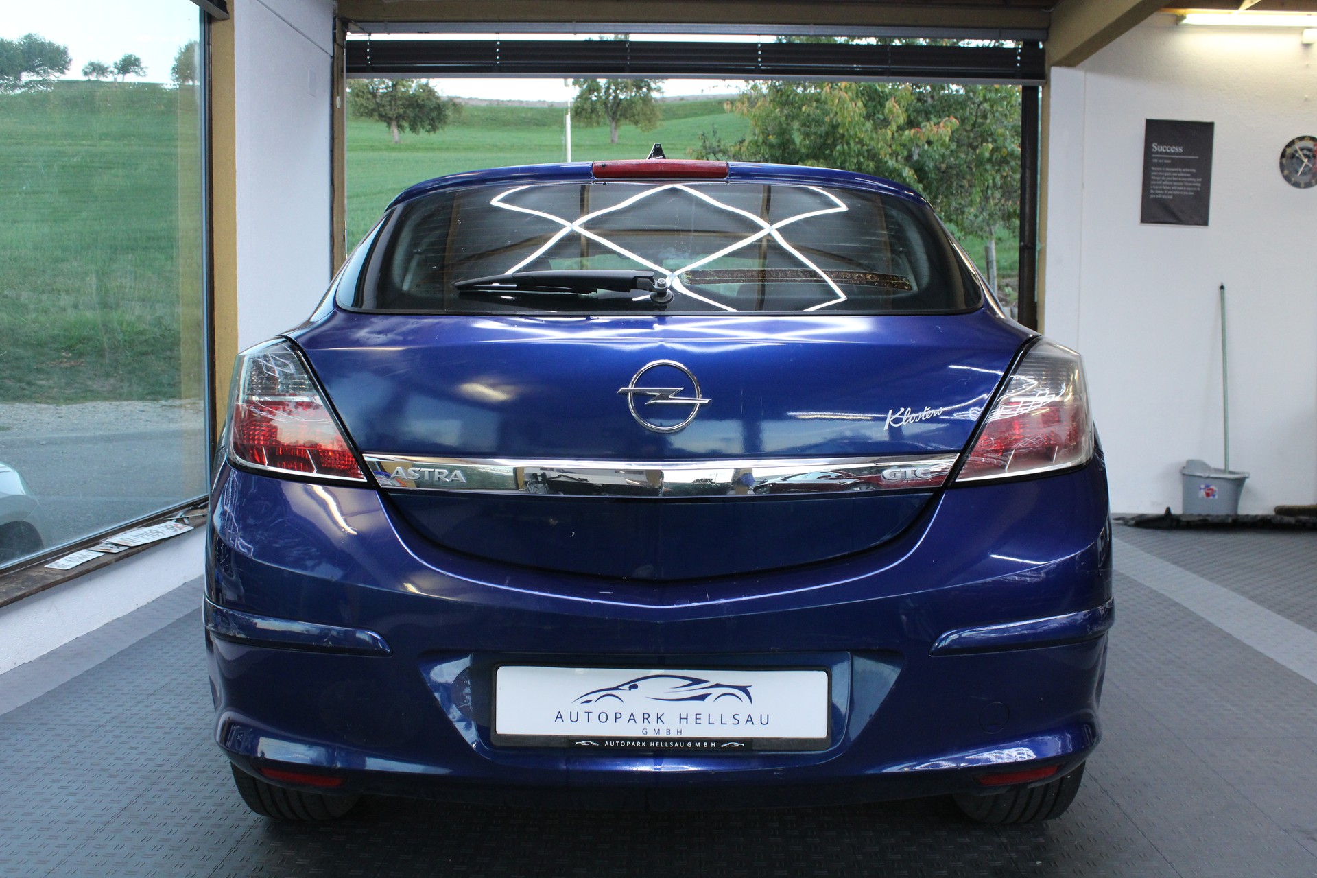 OPEL Astra GTC 1.6i 16V TP Cosmo-image-3