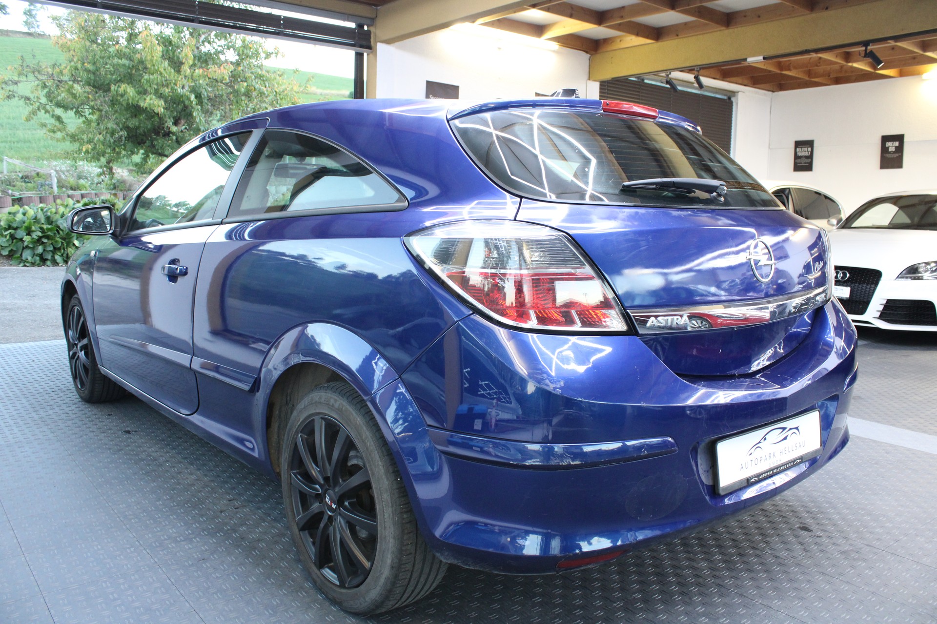 OPEL Astra GTC 1.6i 16V TP Cosmo-image-4