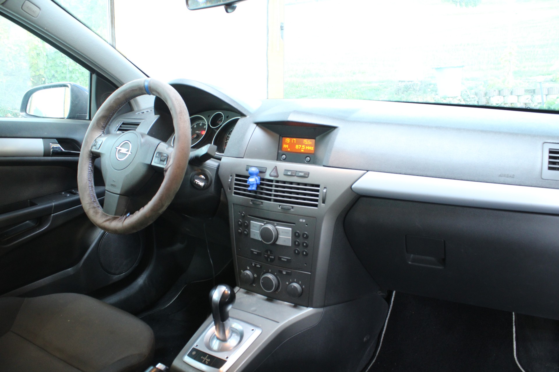 OPEL Astra GTC 1.6i 16V TP Cosmo-image-6