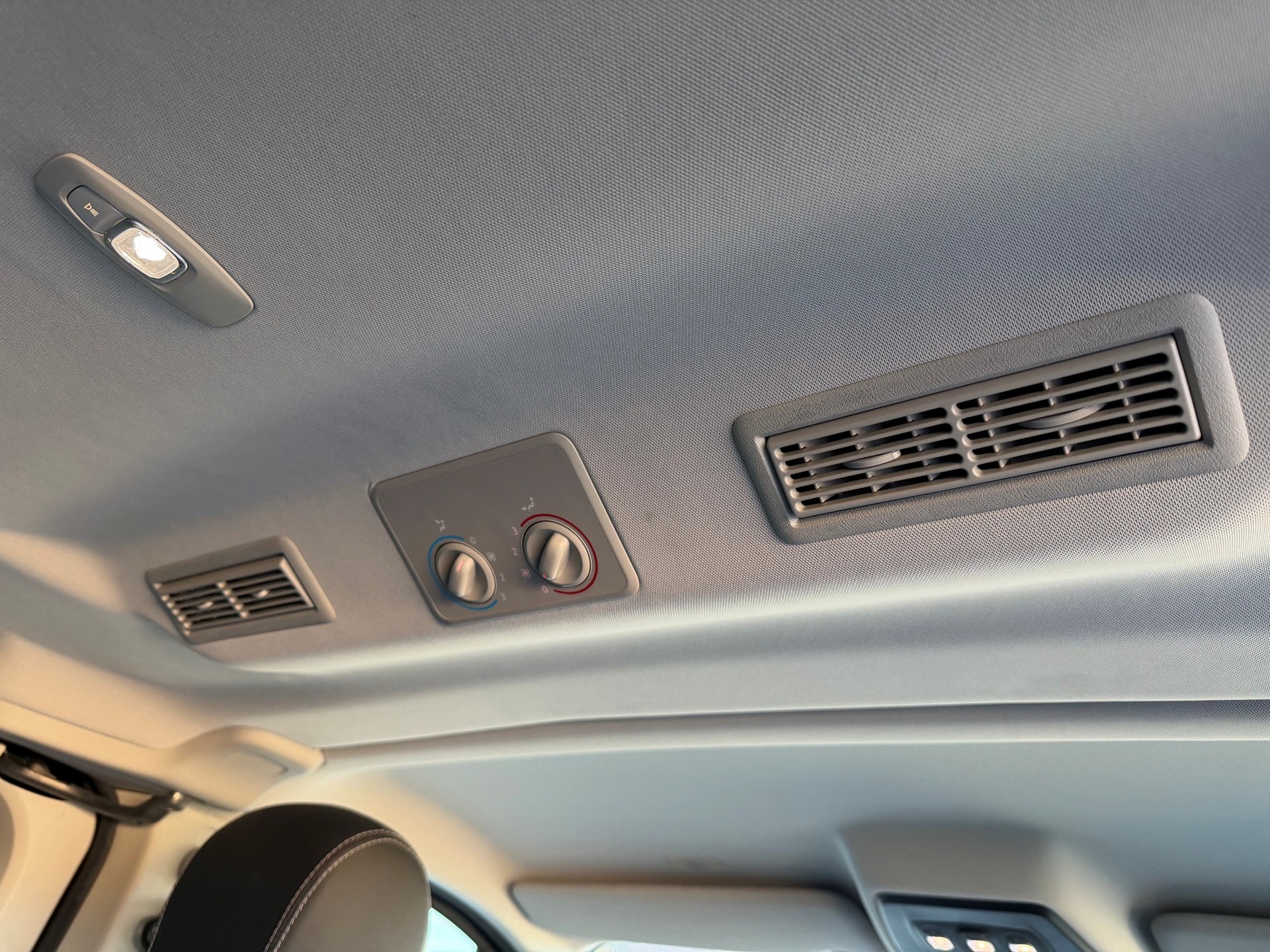 RENAULT Trafic Blue dCi 170 EDC Spaceclass Pack Signature-image-13