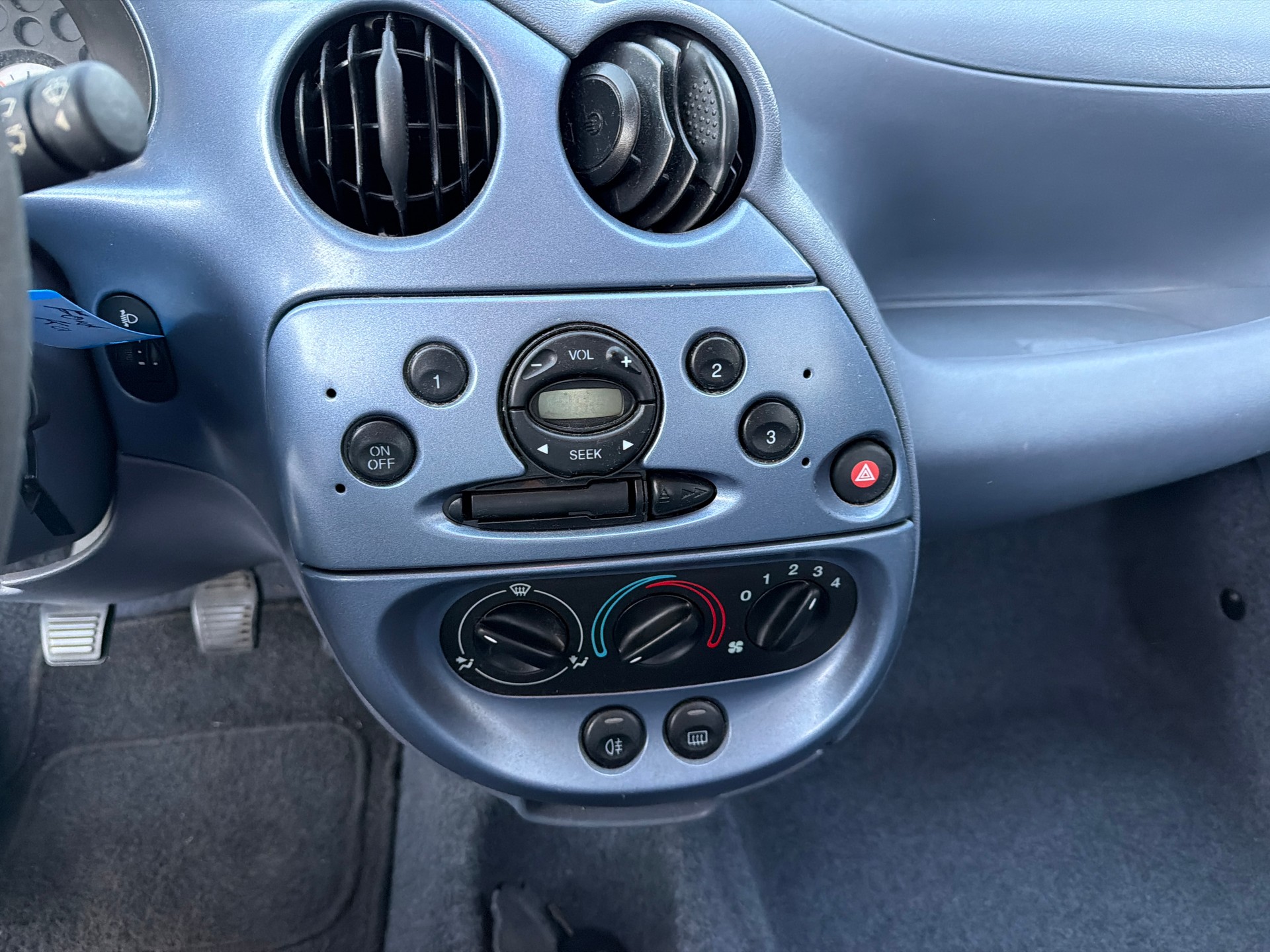 FORD KA 1.3-image-9