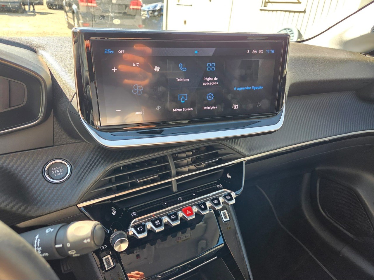 PEUGEOT 208 1.2 MHEV 110 GT-image-13