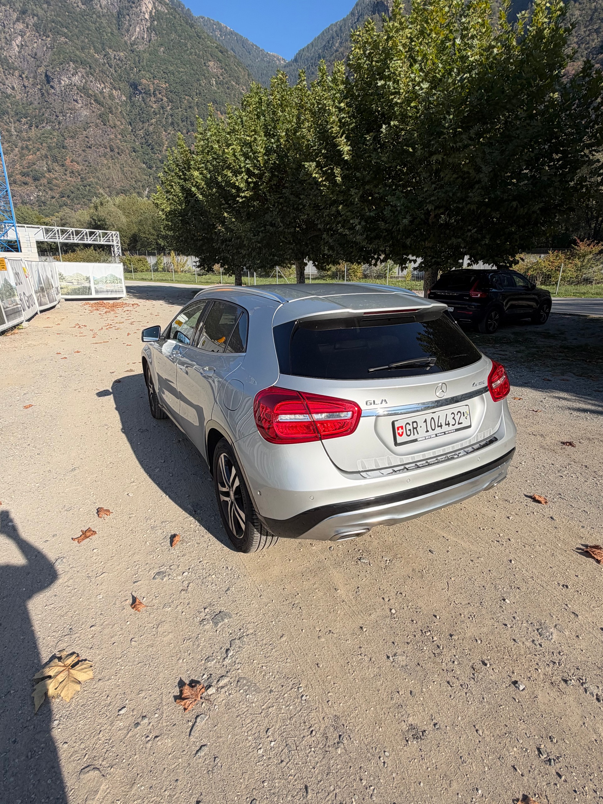 MERCEDES-BENZ GLA 200 4-matic-image-2