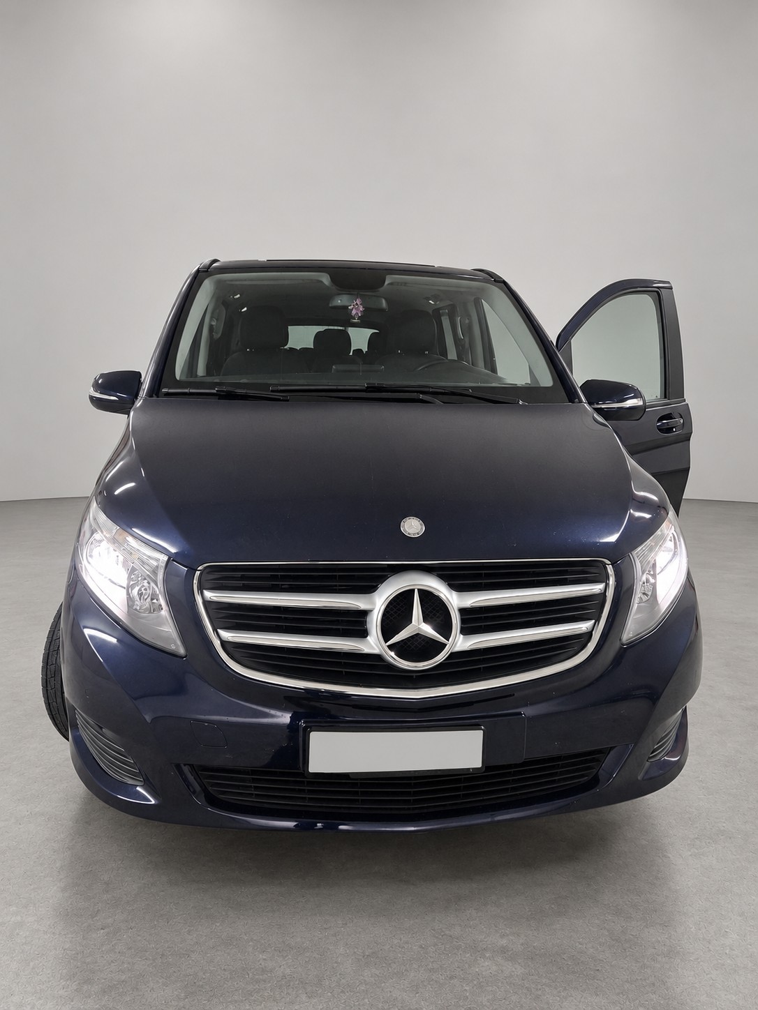 MERCEDES-BENZ V 220 CDI lang-image-1