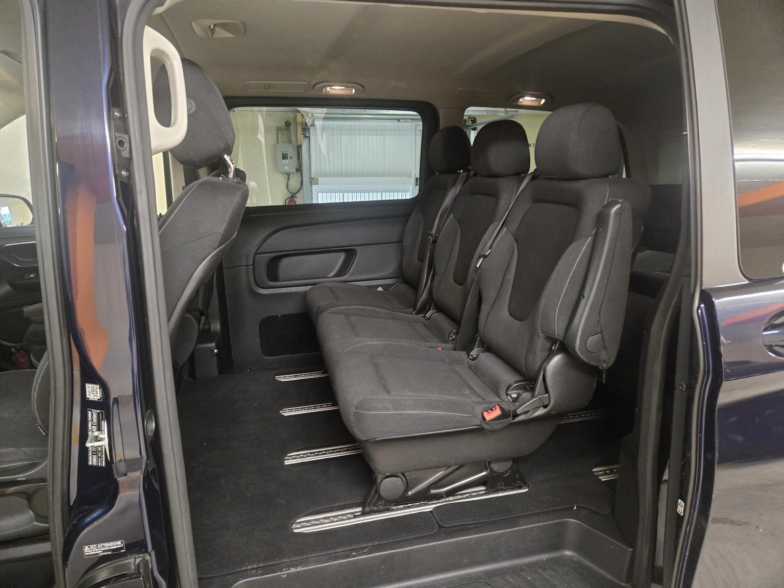 MERCEDES-BENZ V 220 CDI lang-image-13