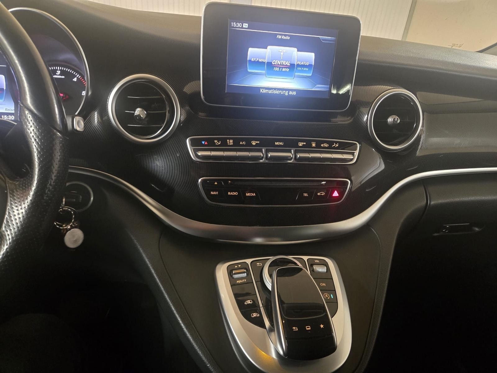 MERCEDES-BENZ V 220 CDI lang-image-11